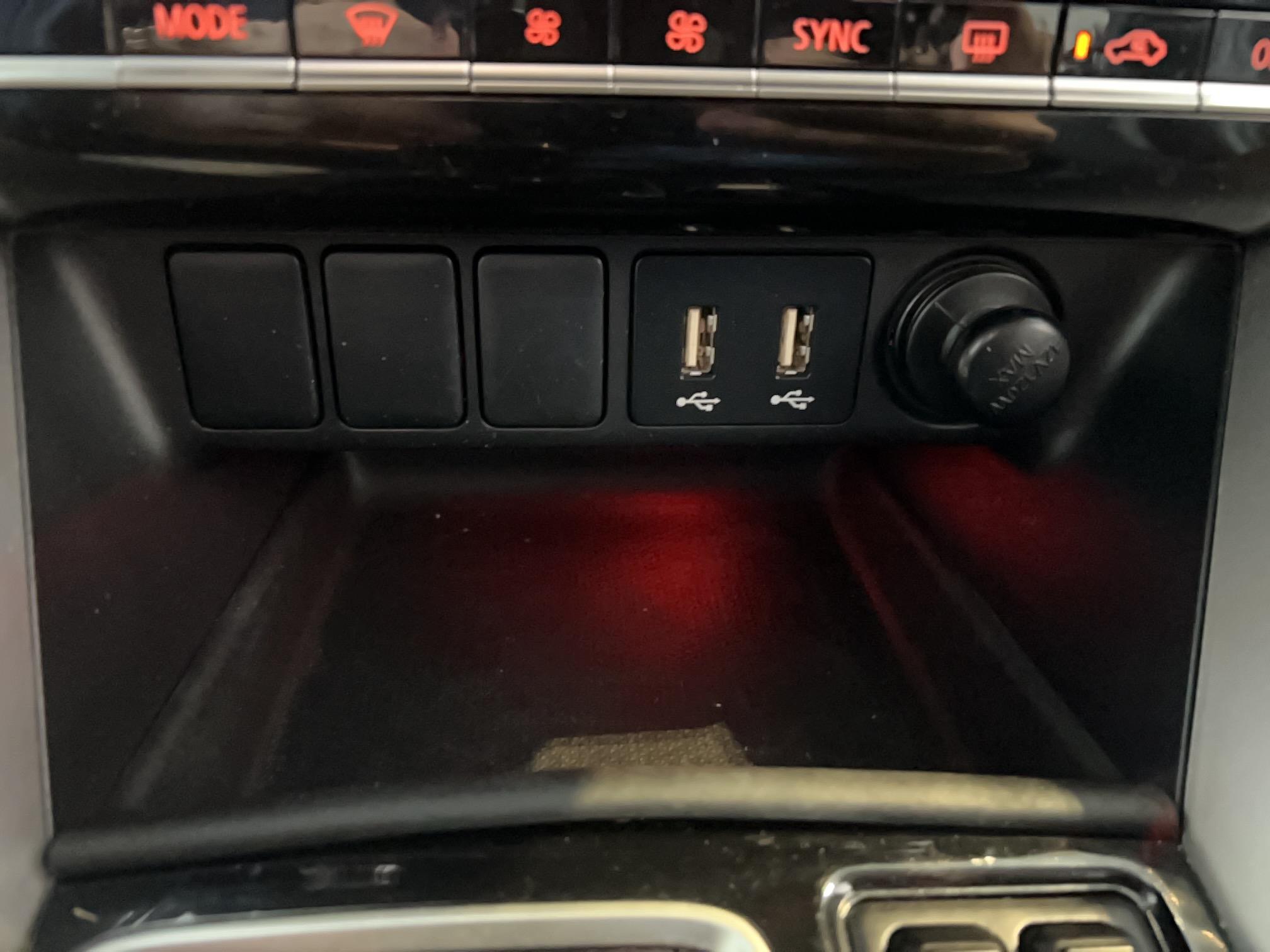 MITSUBISHI Eclipse Cross 2.4 MIVEC PHEV Twin Motor 4WD Invite - Véhicule Occasion Océane Auto