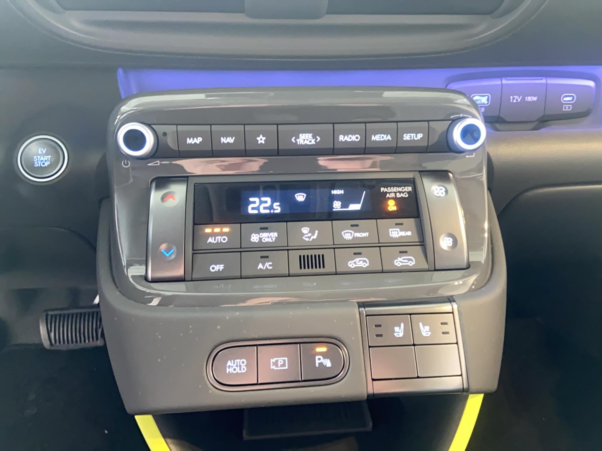 HYUNDAI Inster 49 kWh Cross Executive - Véhicule Occasion Océane Auto