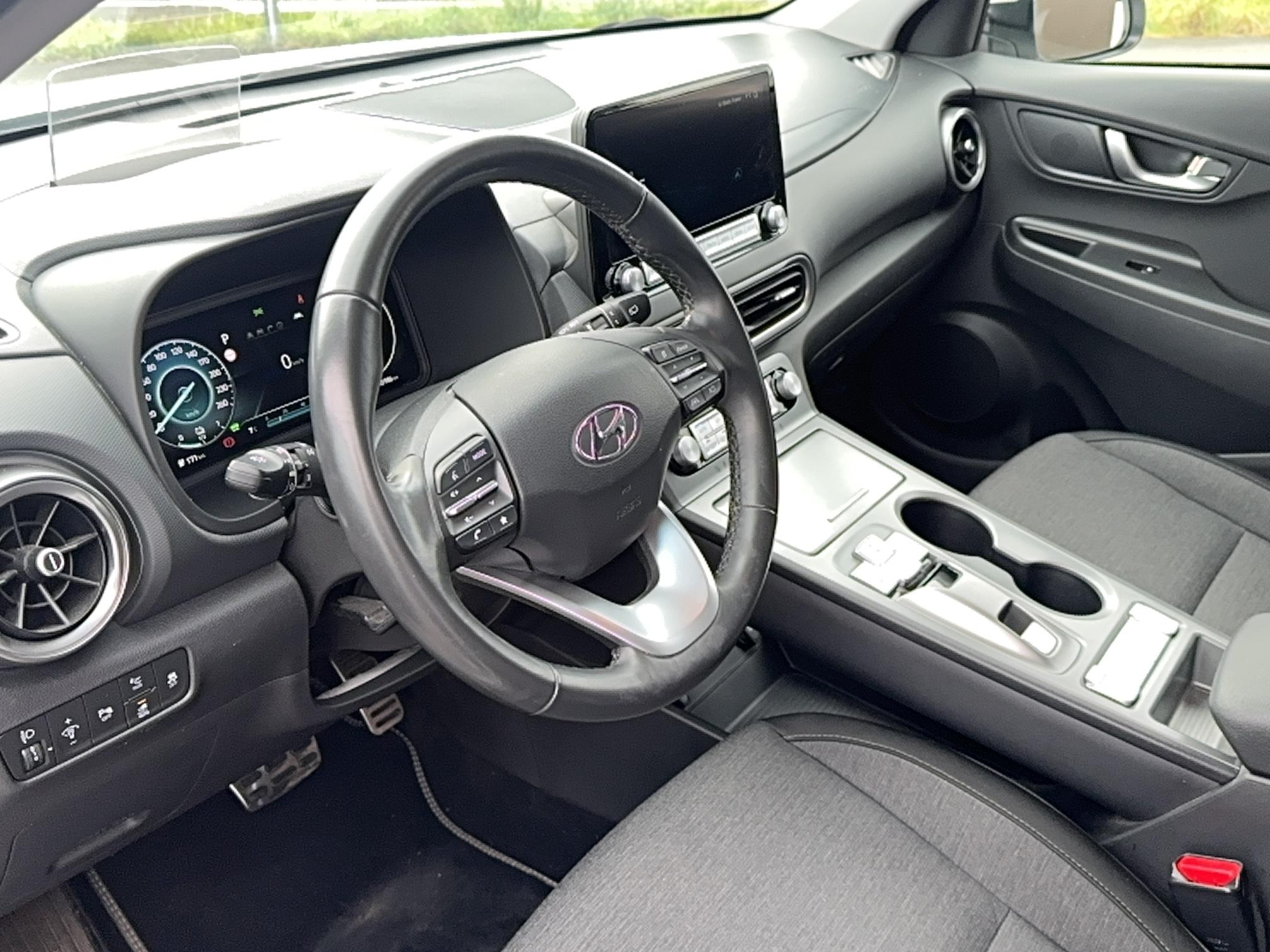 HYUNDAI Kona Electrique 64 kWh - 204 ch Creative - Véhicule Occasion - Océane Auto HYUNDAI Kona Electrique 64 kWh - 204 ch Creative - Véhicule Occasion Océane Auto