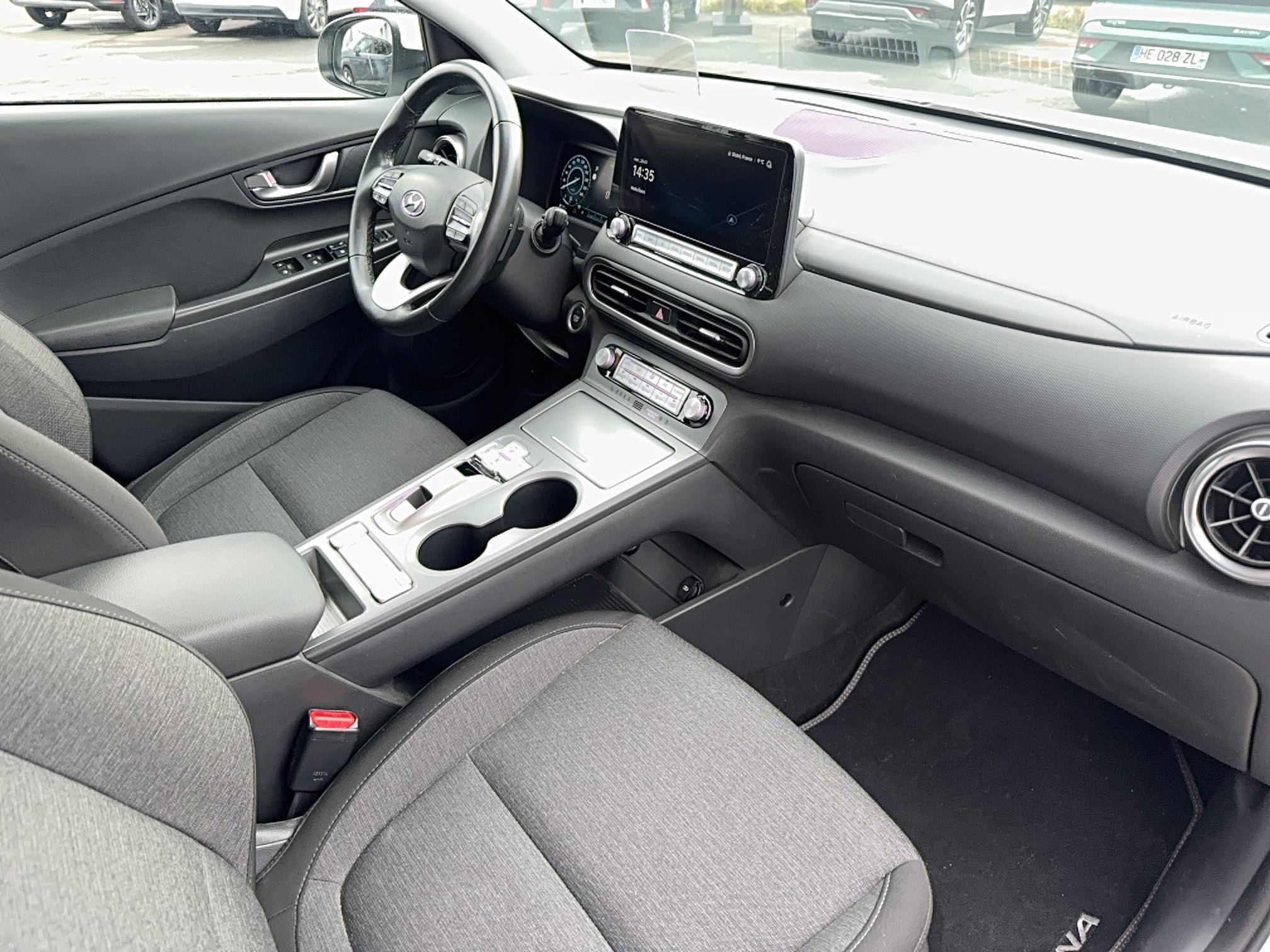 HYUNDAI Kona Electrique 64 kWh - 204 ch Creative - Véhicule Occasion - Océane Auto HYUNDAI Kona Electrique 64 kWh - 204 ch Creative - Véhicule Occasion Océane Auto