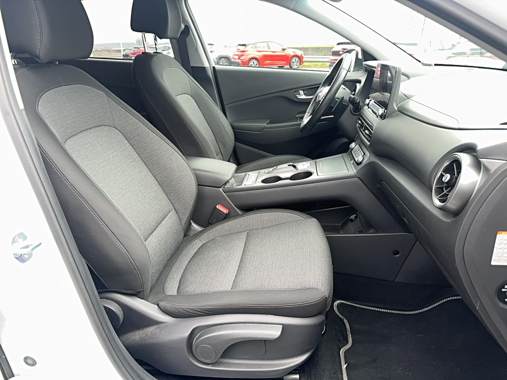 HYUNDAI Kona Electrique 64 kWh - 204 ch Creative - Véhicule Occasion - Océane Auto HYUNDAI Kona Electrique 64 kWh - 204 ch Creative - Véhicule Occasion Océane Auto