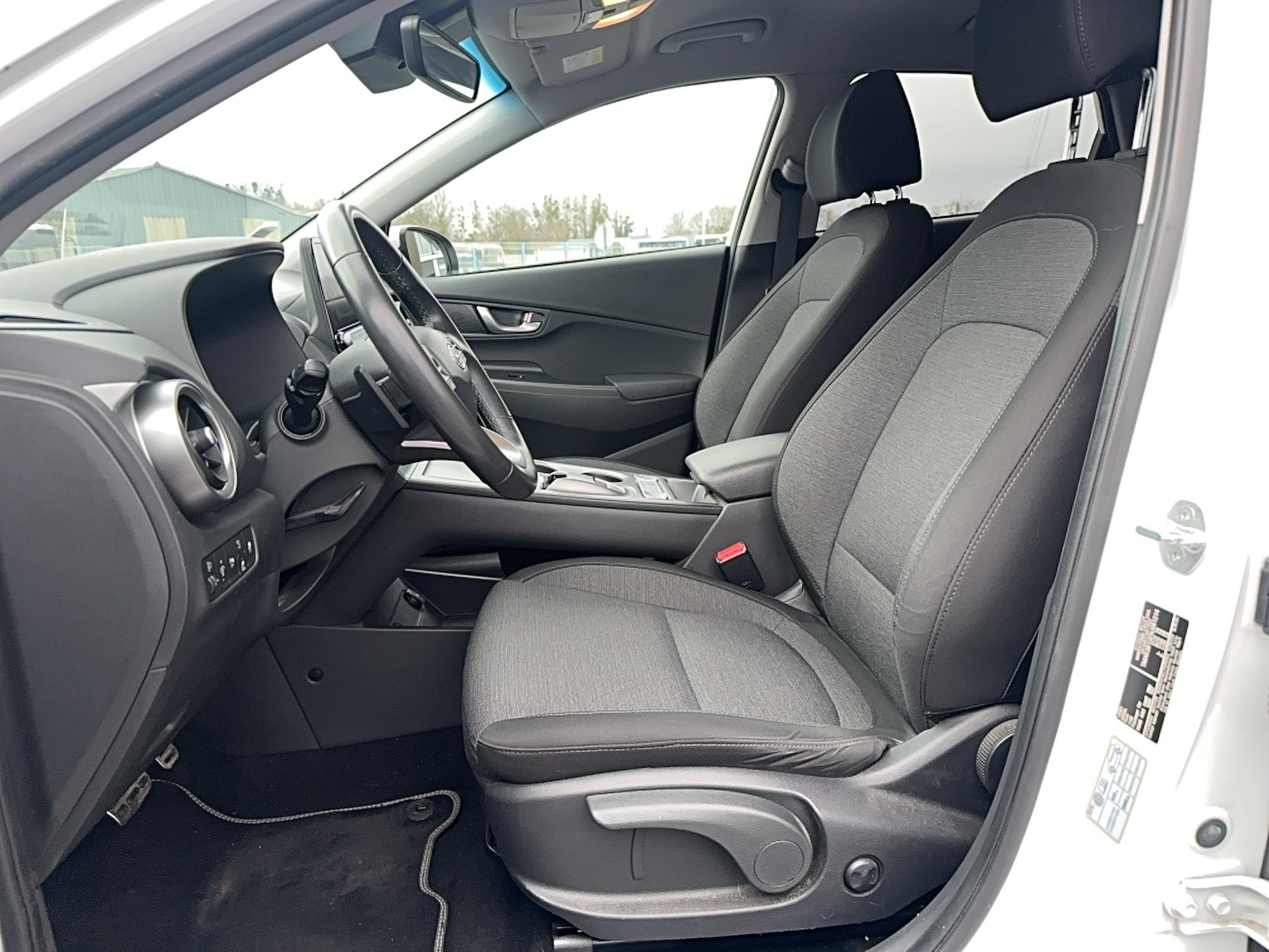 HYUNDAI Kona Electrique 64 kWh - 204 ch Creative - Véhicule Occasion - Océane Auto HYUNDAI Kona Electrique 64 kWh - 204 ch Creative - Véhicule Occasion Océane Auto