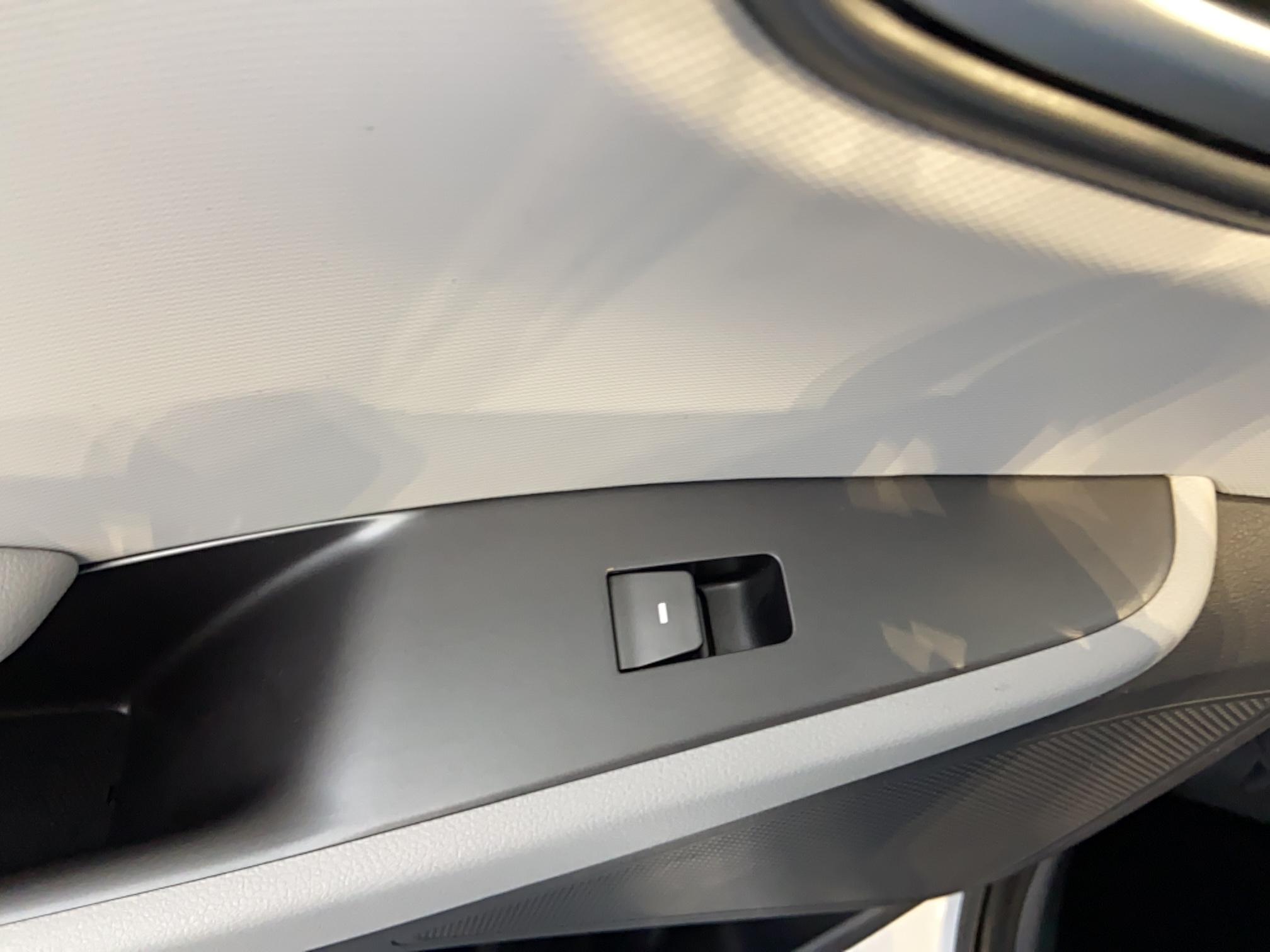 HYUNDAI Ioniq Plug-in 141 ch Executive - Véhicule Occasion - Océane Auto HYUNDAI Ioniq Plug-in 141 ch Executive - Véhicule Occasion Océane Auto