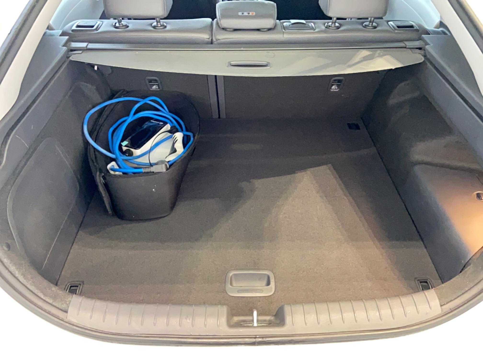 HYUNDAI Ioniq Plug-in 141 ch Executive - Véhicule Occasion - Océane Auto HYUNDAI Ioniq Plug-in 141 ch Executive - Véhicule Occasion Océane Auto