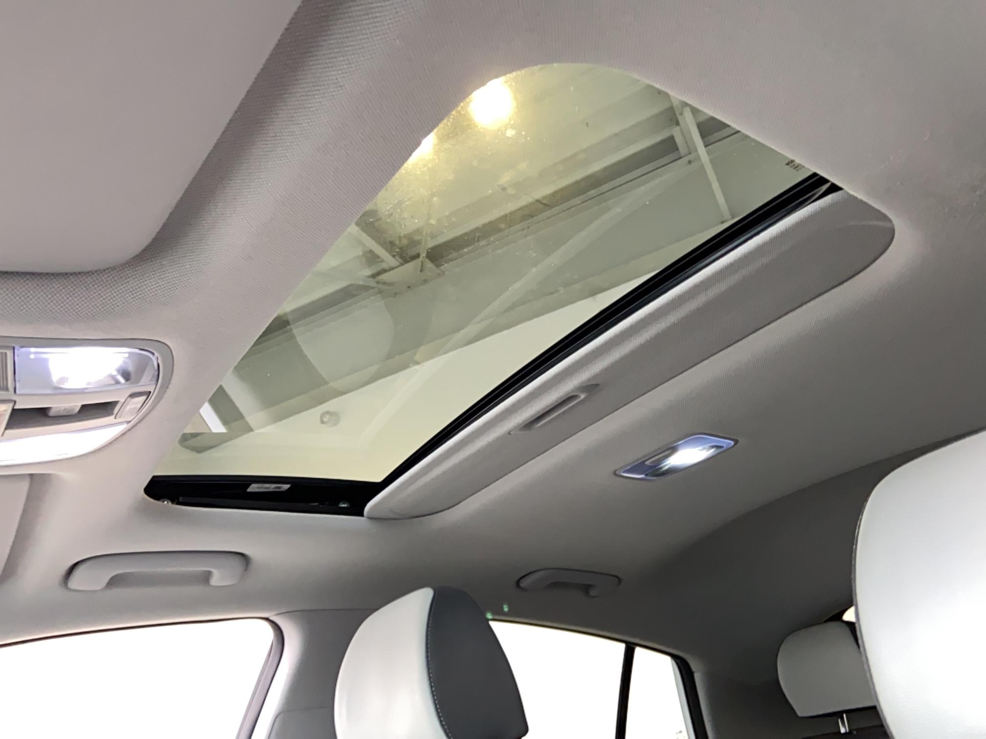 HYUNDAI Ioniq Plug-in 141 ch Executive - Véhicule Occasion - Océane Auto HYUNDAI Ioniq Plug-in 141 ch Executive - Véhicule Occasion Océane Auto