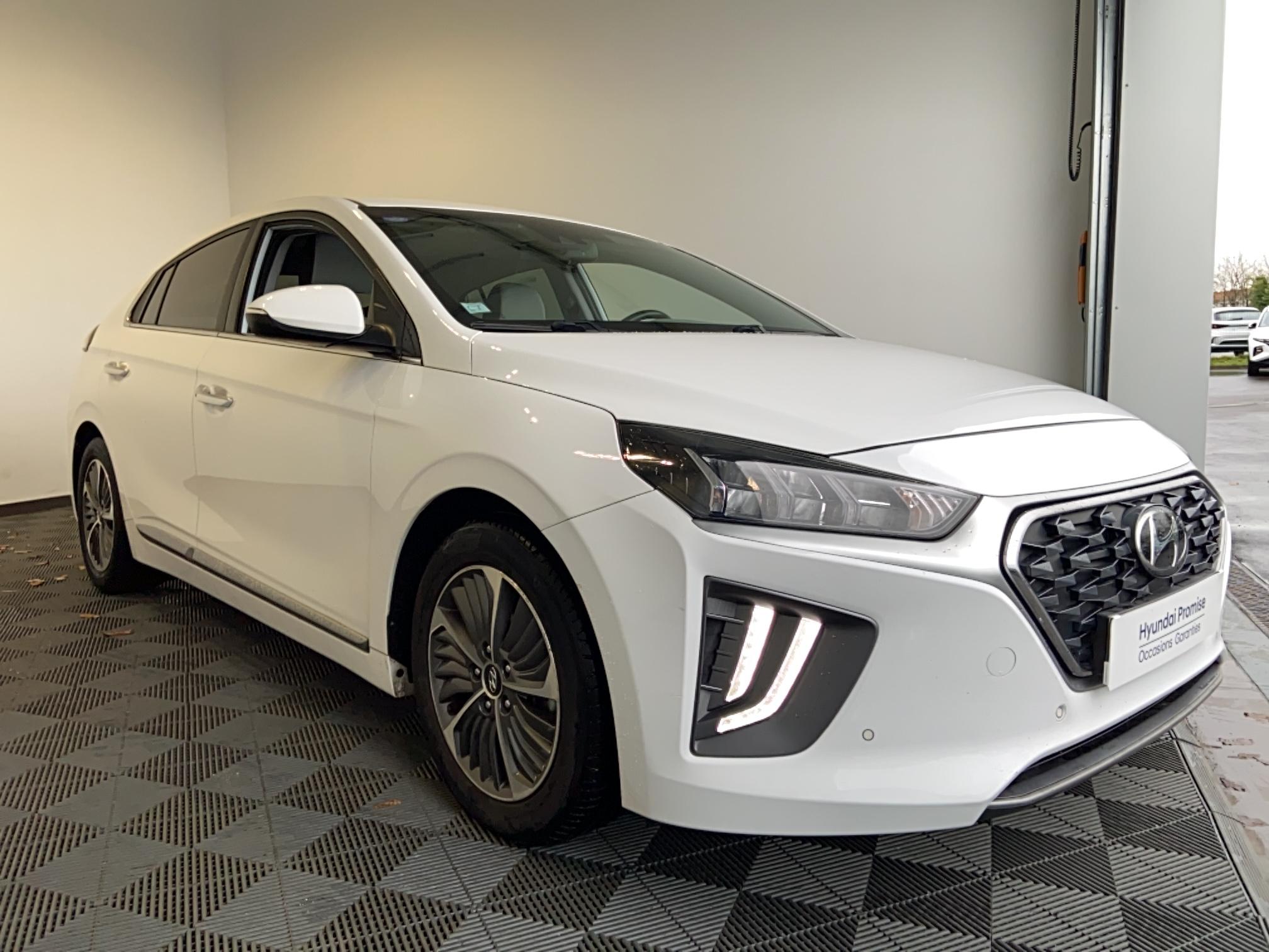 HYUNDAI Ioniq Plug-in 141 ch Executive - Véhicule Occasion - Océane Auto HYUNDAI Ioniq Plug-in 141 ch Executive - Véhicule Occasion Océane Auto