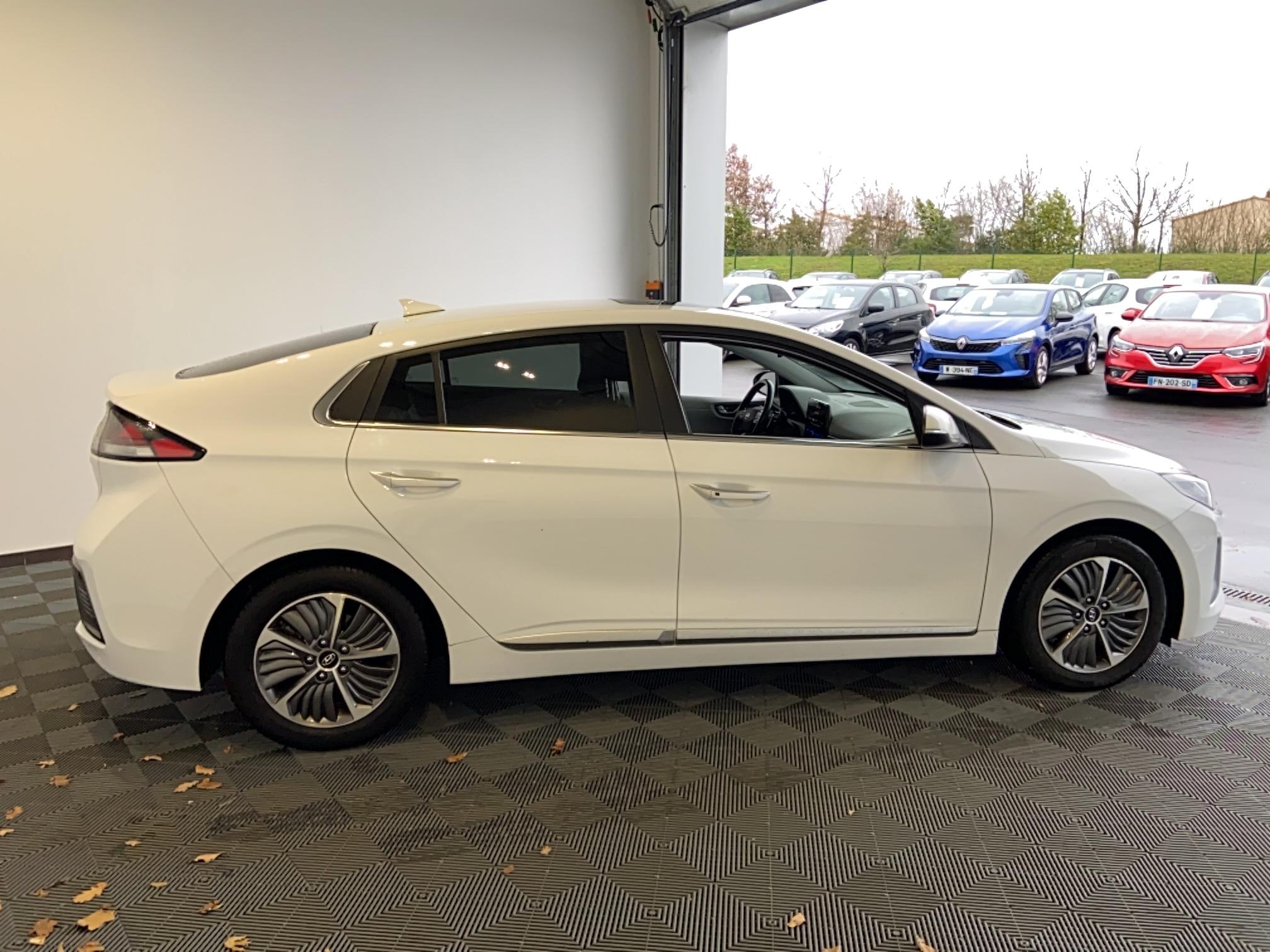 HYUNDAI Ioniq Plug-in 141 ch Executive - Véhicule Occasion - Océane Auto HYUNDAI Ioniq Plug-in 141 ch Executive - Véhicule Occasion Océane Auto