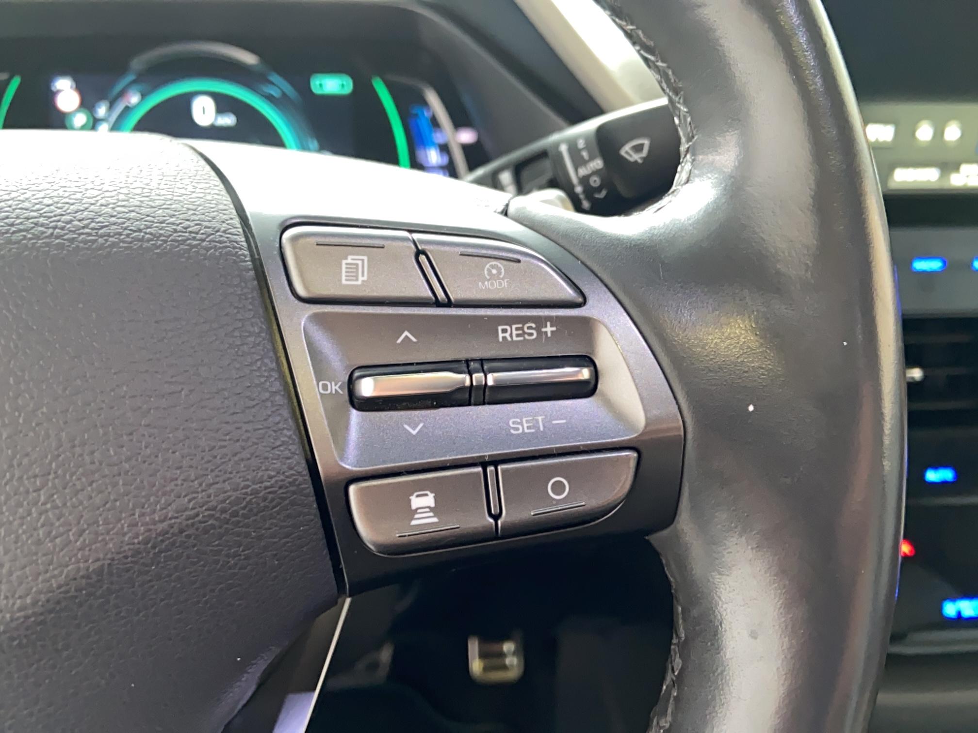 HYUNDAI Ioniq Plug-in 141 ch Executive - Véhicule Occasion - Océane Auto HYUNDAI Ioniq Plug-in 141 ch Executive - Véhicule Occasion Océane Auto