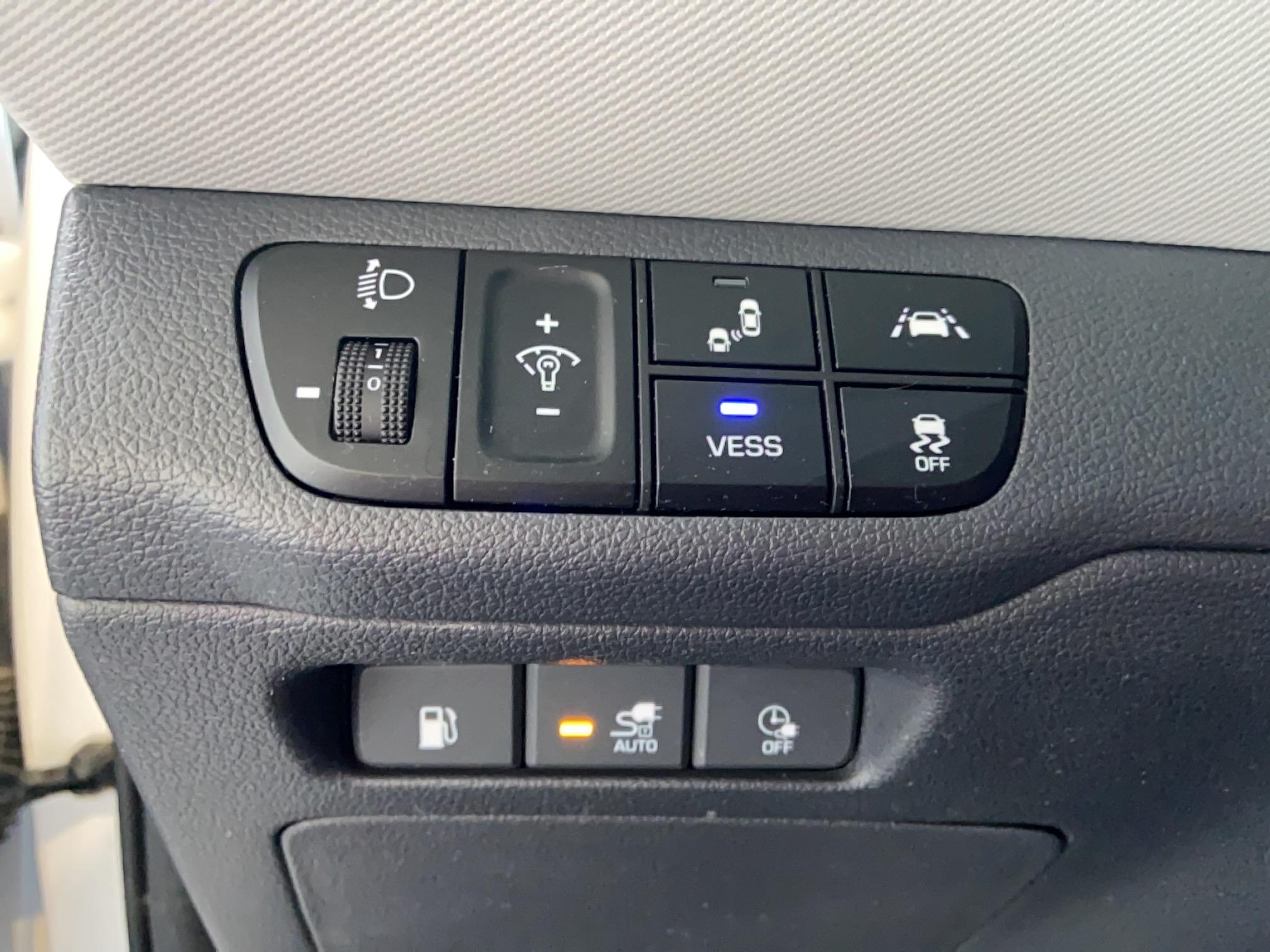 HYUNDAI Ioniq Plug-in 141 ch Executive - Véhicule Occasion - Océane Auto HYUNDAI Ioniq Plug-in 141 ch Executive - Véhicule Occasion Océane Auto