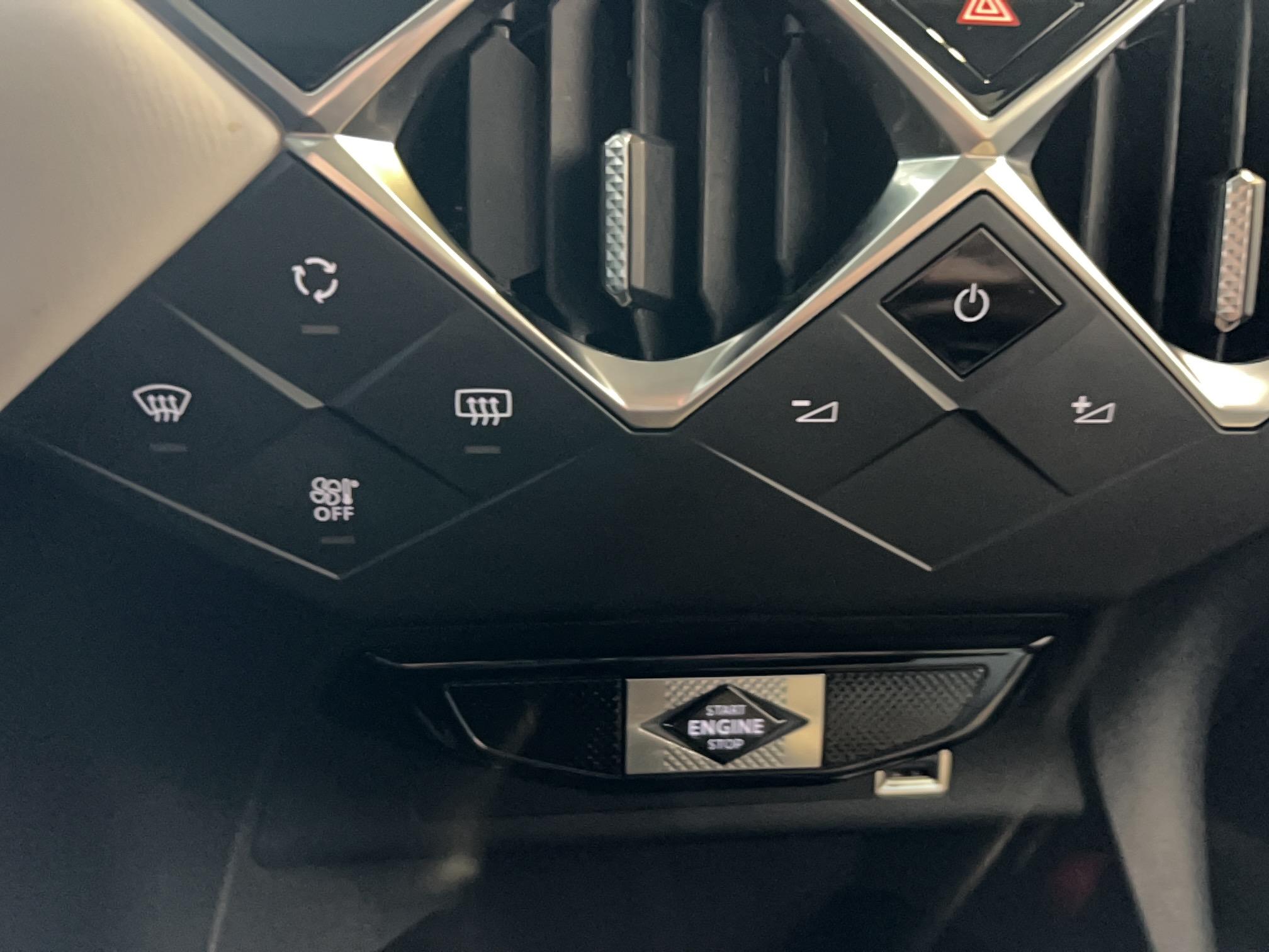 DS DS3 Crossback BlueHDi 130 EAT8 So Chic - Véhicule Occasion Océane Auto