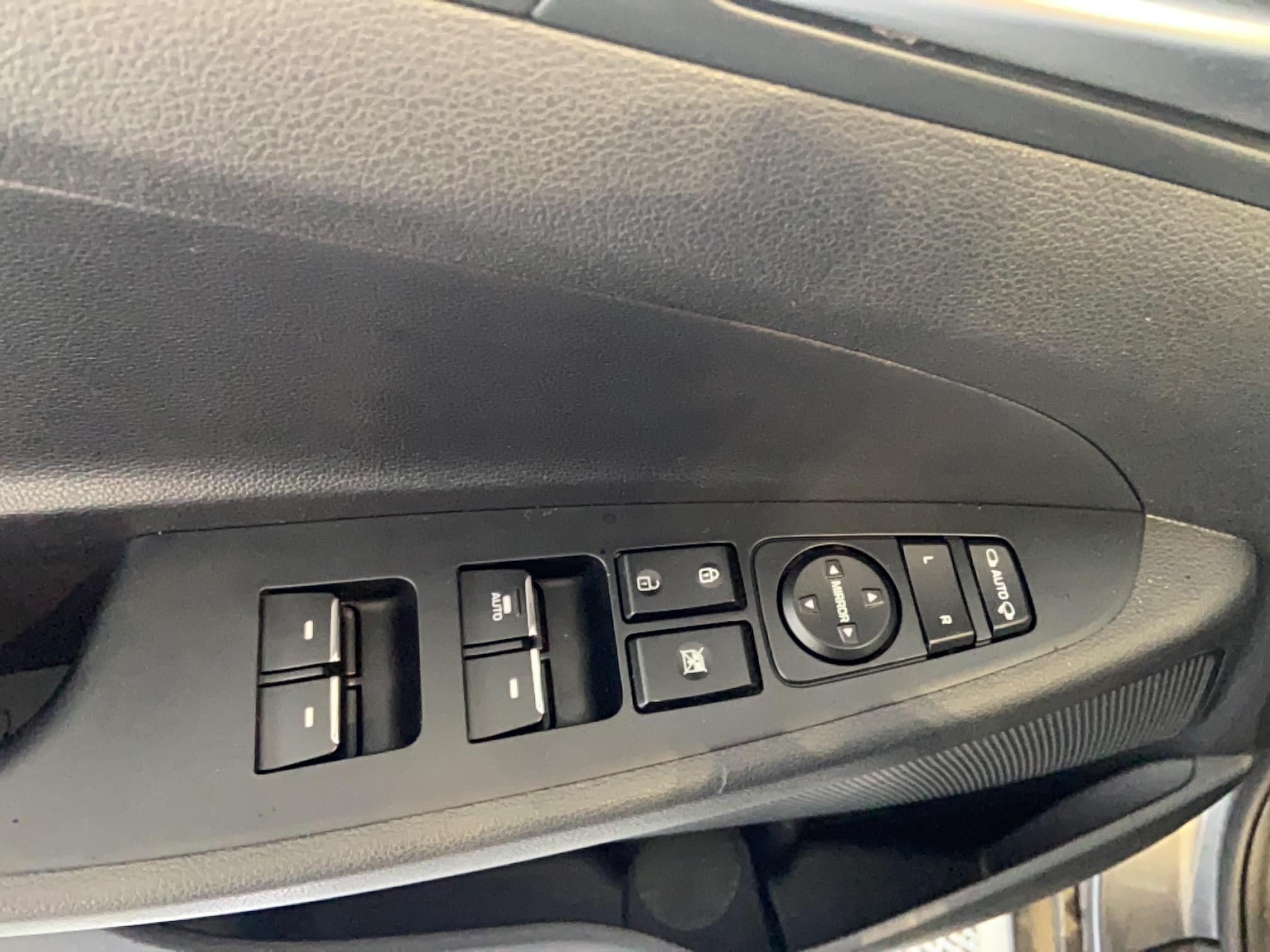 HYUNDAI Tucson 1.7 CRDi 115 2WD Executive - Véhicule Occasion Océane Auto