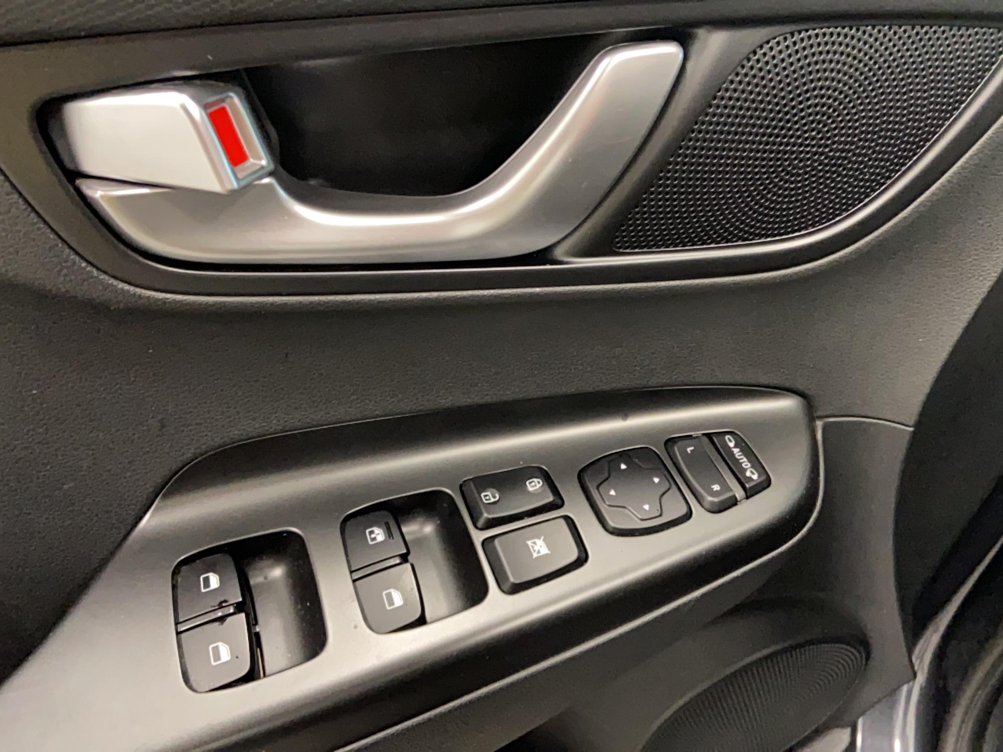 HYUNDAI Kona Electrique 39 kWh - 136 ch Intuitive - Véhicule Occasion Océane Auto