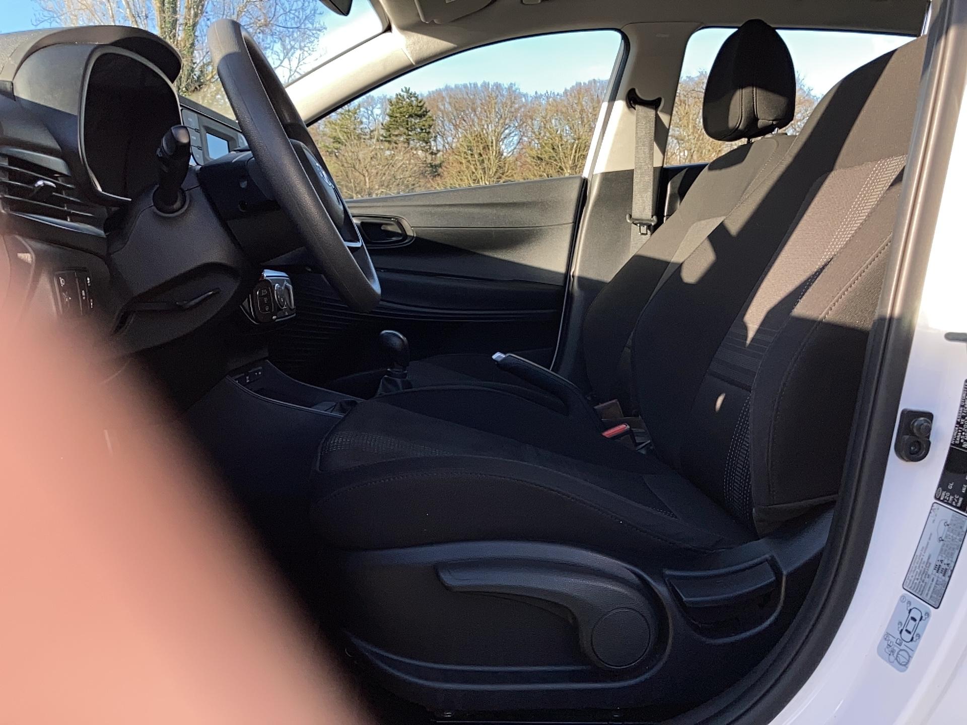 HYUNDAI i20 1.2 84 Initia - Véhicule Occasion Océane Auto