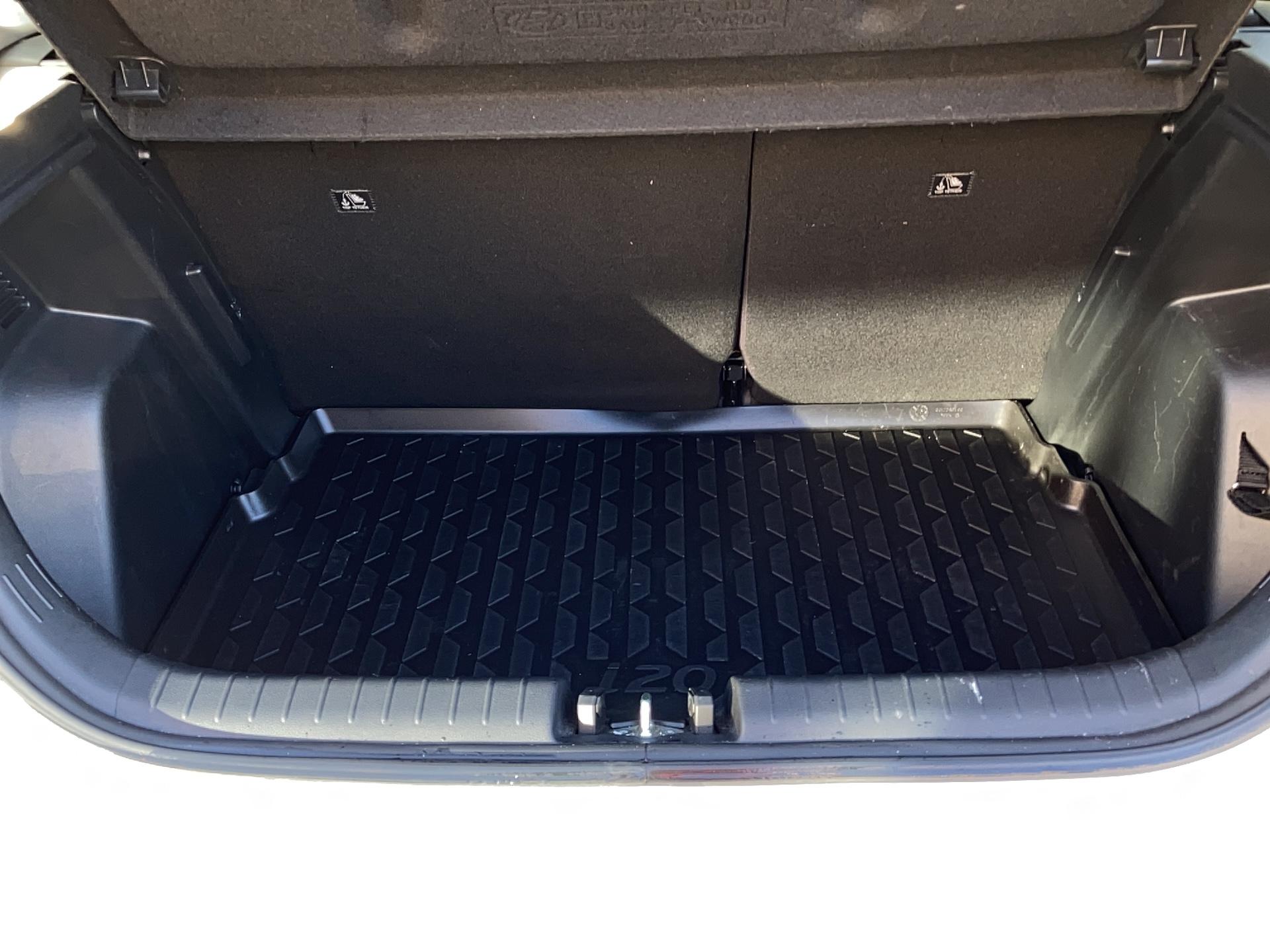 HYUNDAI i20 1.2 84 Initia - Véhicule Occasion Océane Auto