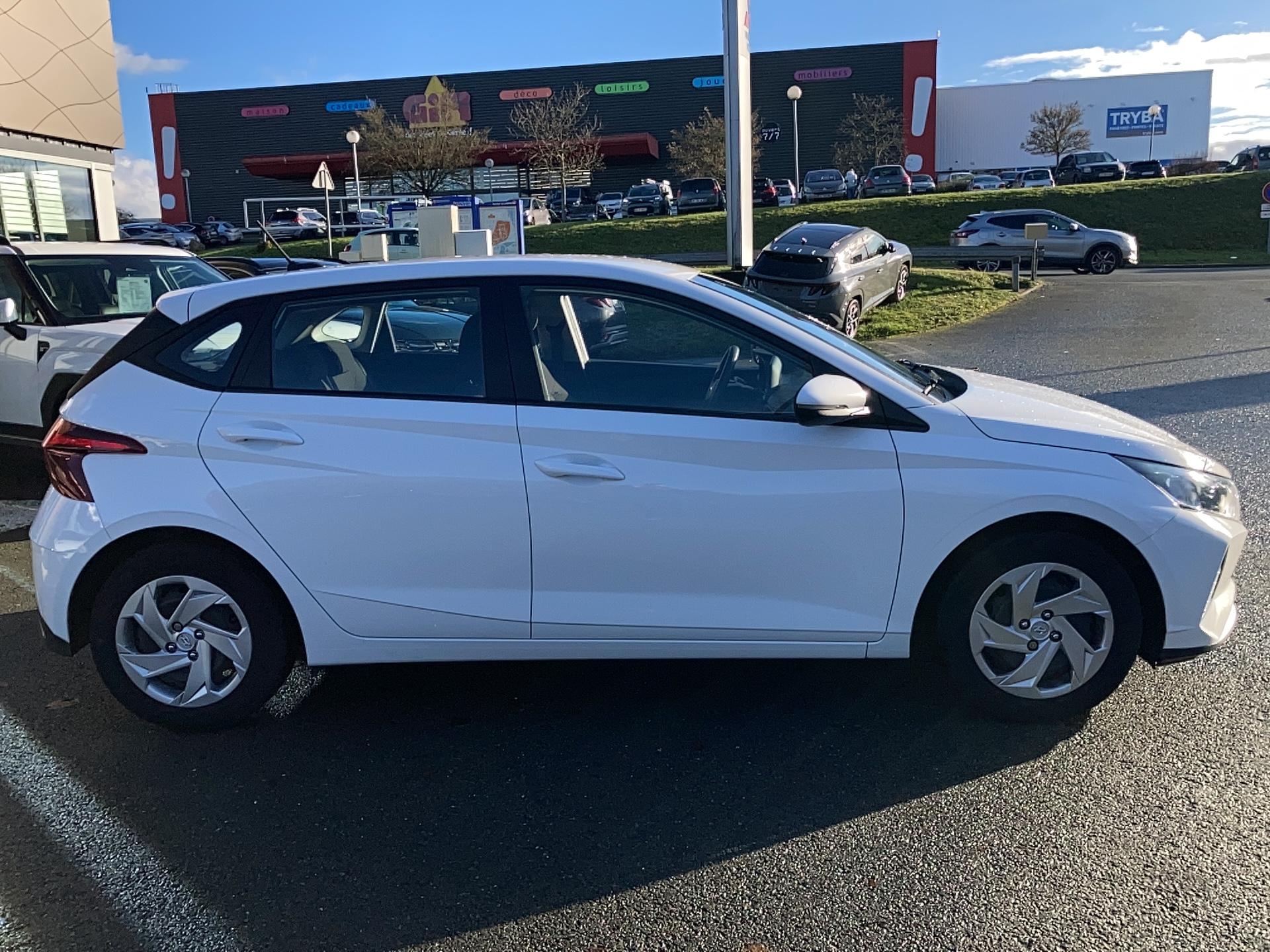 HYUNDAI i20 1.2 84 Initia - Véhicule Occasion Océane Auto