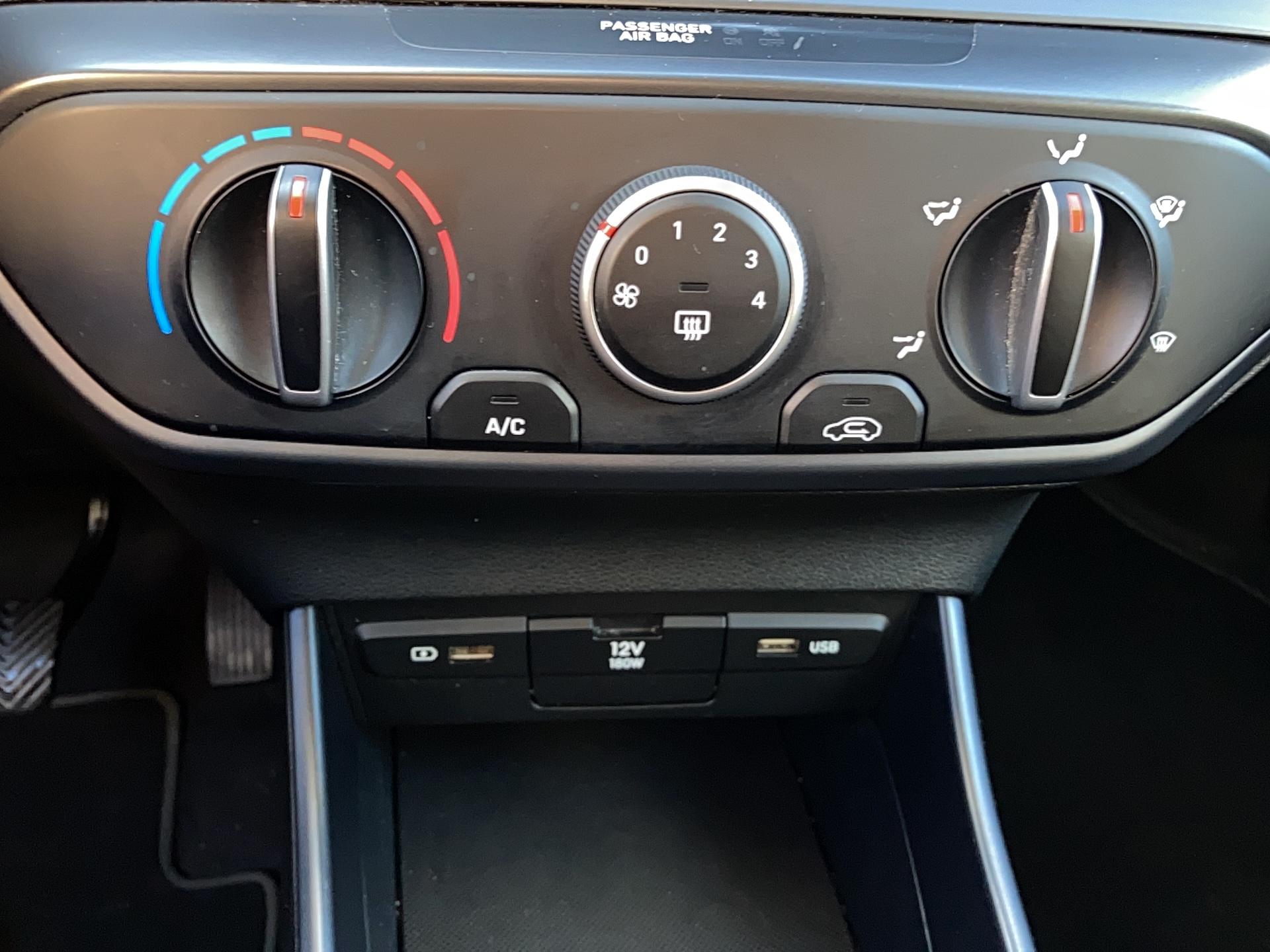 HYUNDAI i20 1.2 84 Initia - Véhicule Occasion Océane Auto