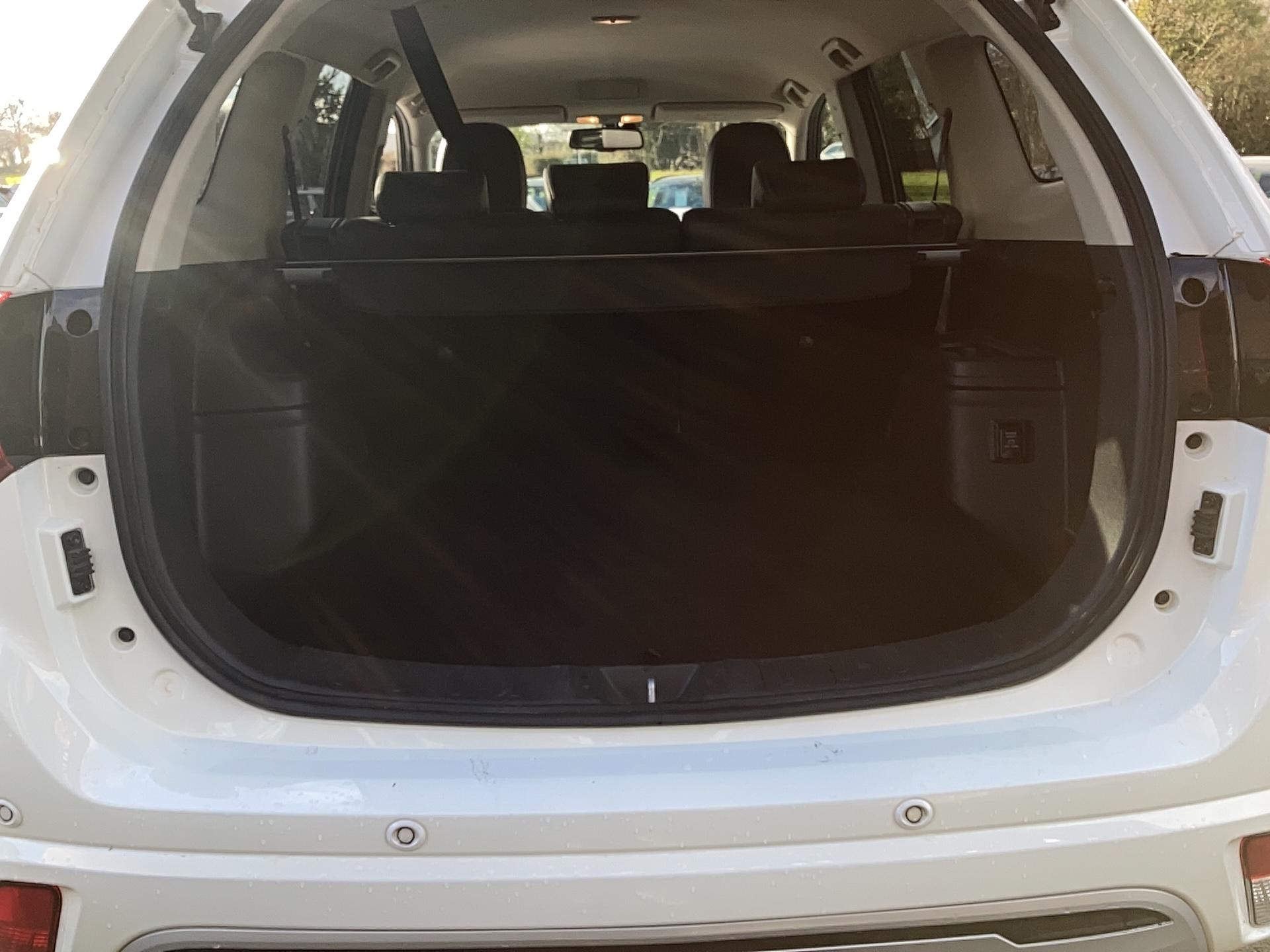 MITSUBISHI Outlander 2.4l PHEV Twin Motor 4WD Invite - Véhicule Occasion Océane Auto