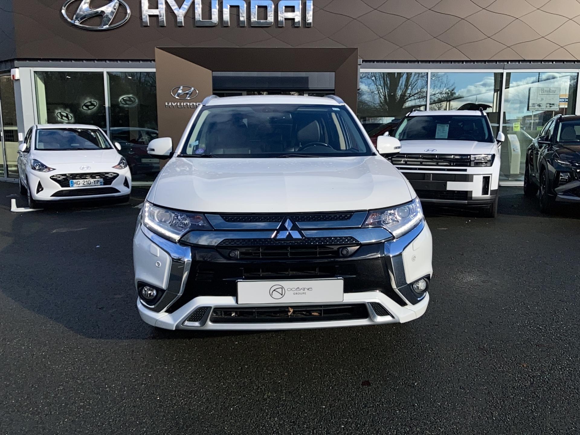 MITSUBISHI Outlander 2.4l PHEV Twin Motor 4WD Invite - Véhicule Occasion Océane Auto