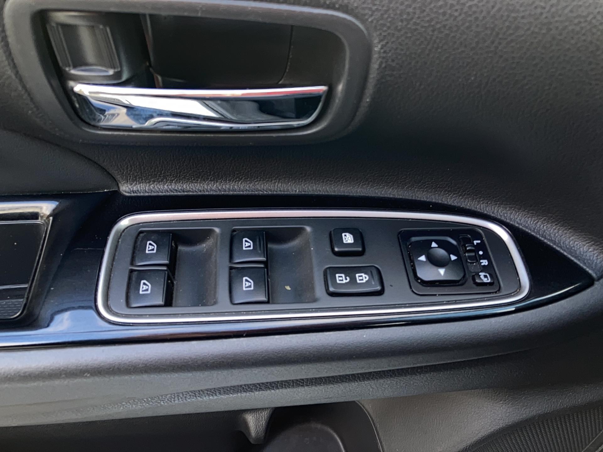 MITSUBISHI Outlander 2.4l PHEV Twin Motor 4WD Invite - Véhicule Occasion Océane Auto