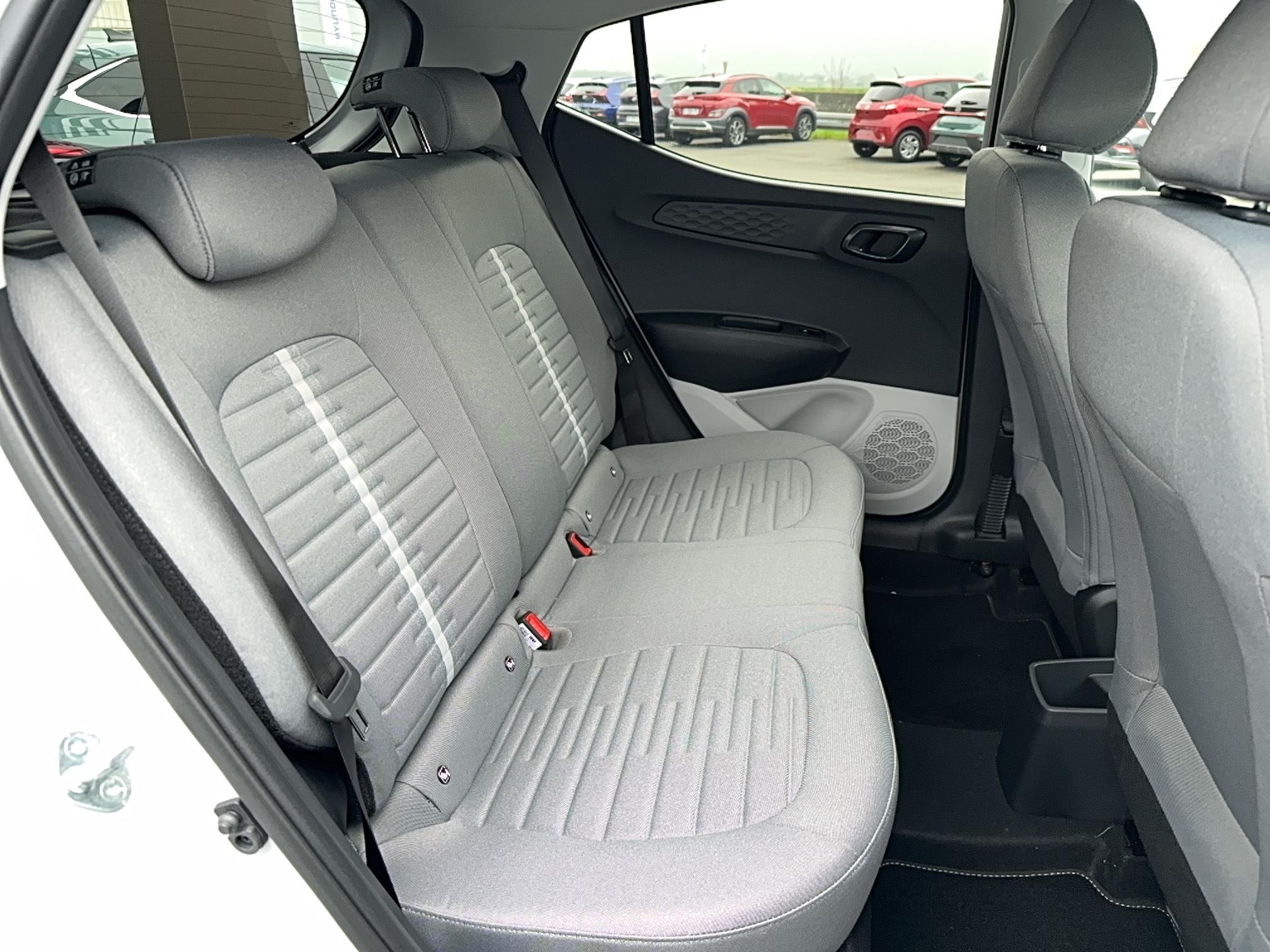 HYUNDAI i10 1.0 63 ECO Creative - Véhicule Occasion Océane Auto