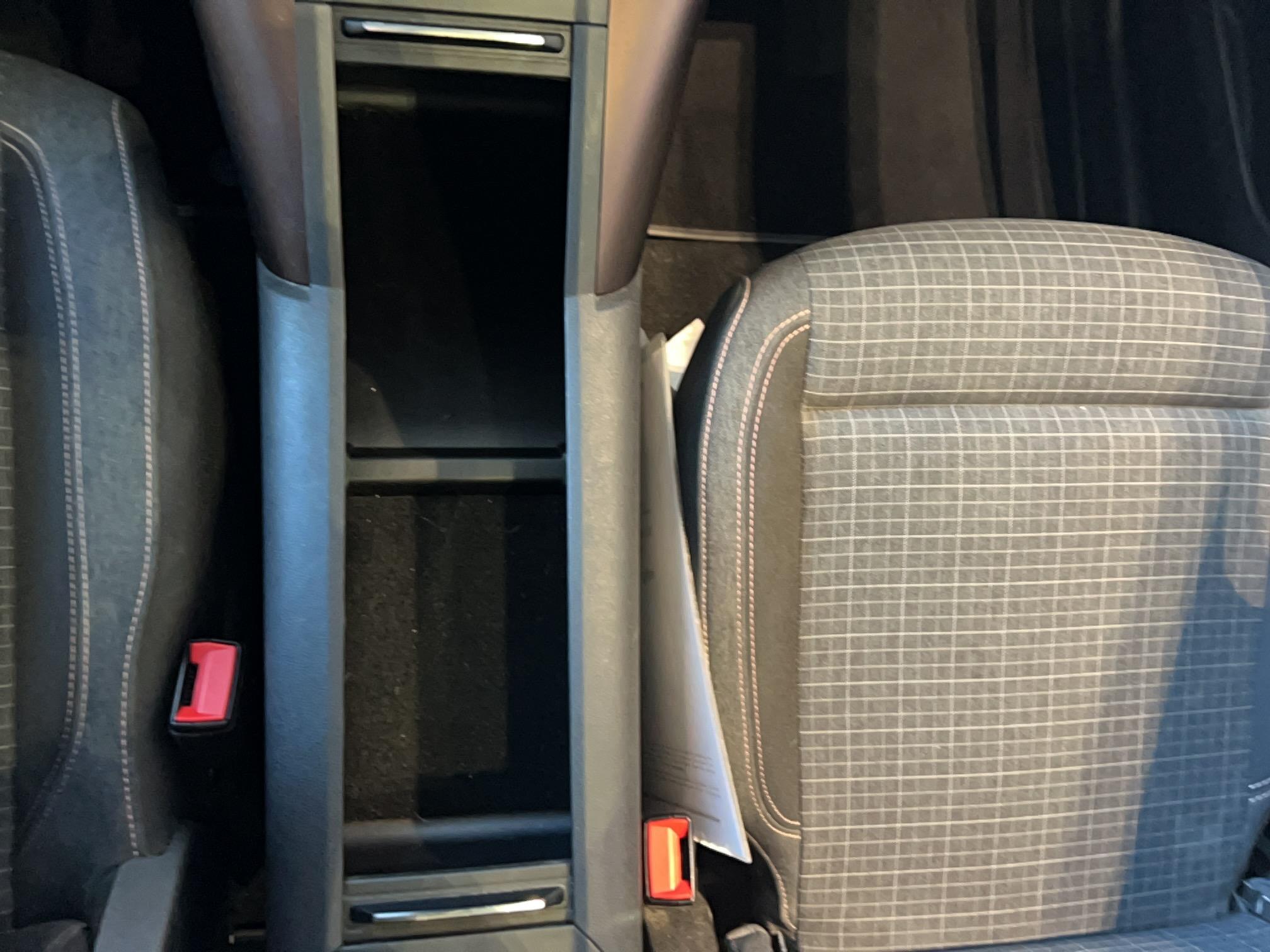 PEUGEOT Rifter Standard BlueHDi 130 S&S EAT8 GT Line - Véhicule Occasion - Océane Auto PEUGEOT Rifter Standard BlueHDi 130 S&S EAT8 GT Line - Véhicule Occasion Océane Auto