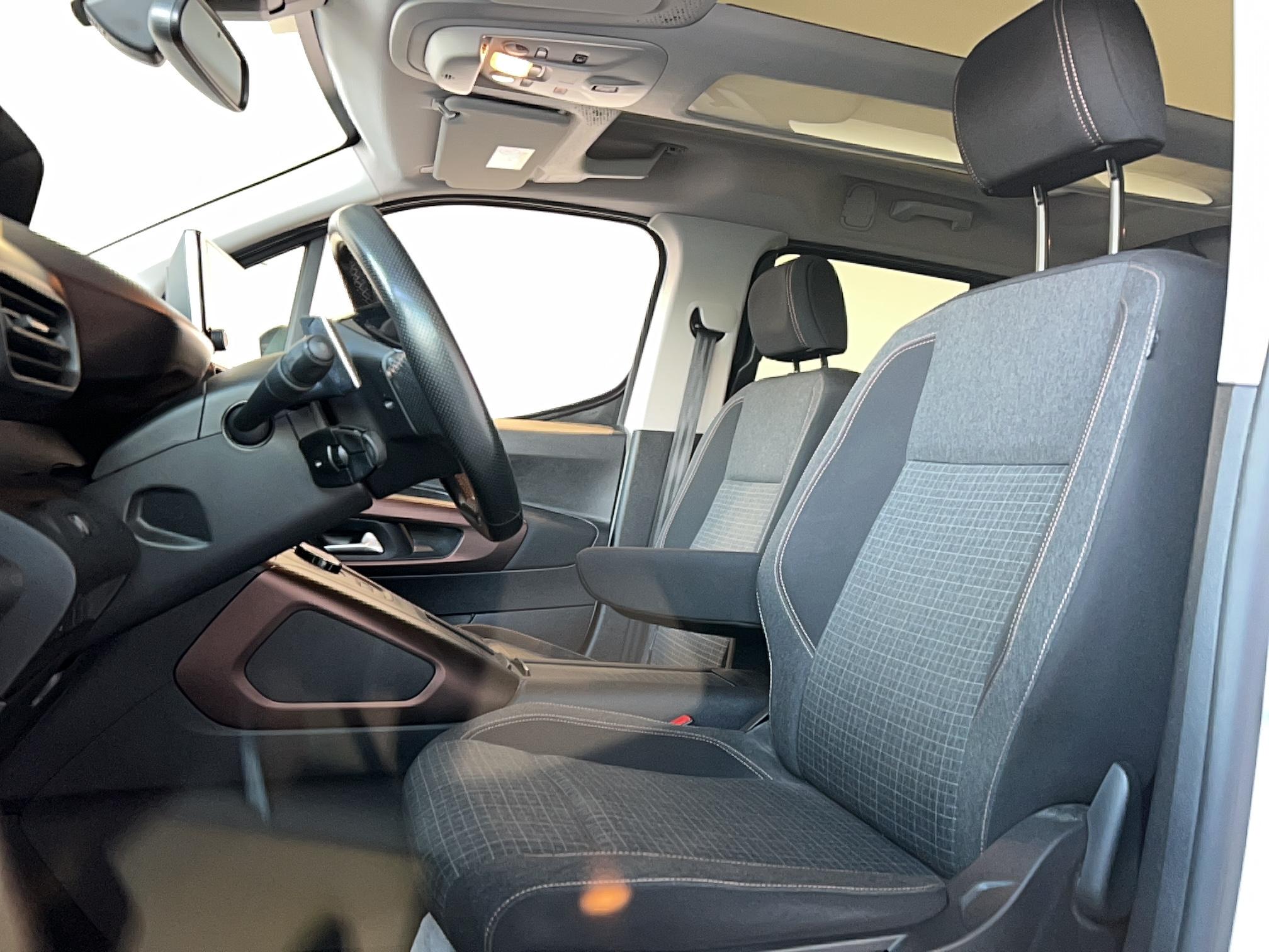 PEUGEOT Rifter Standard BlueHDi 130 S&S EAT8 GT Line - Véhicule Occasion - Océane Auto PEUGEOT Rifter Standard BlueHDi 130 S&S EAT8 GT Line - Véhicule Occasion Océane Auto