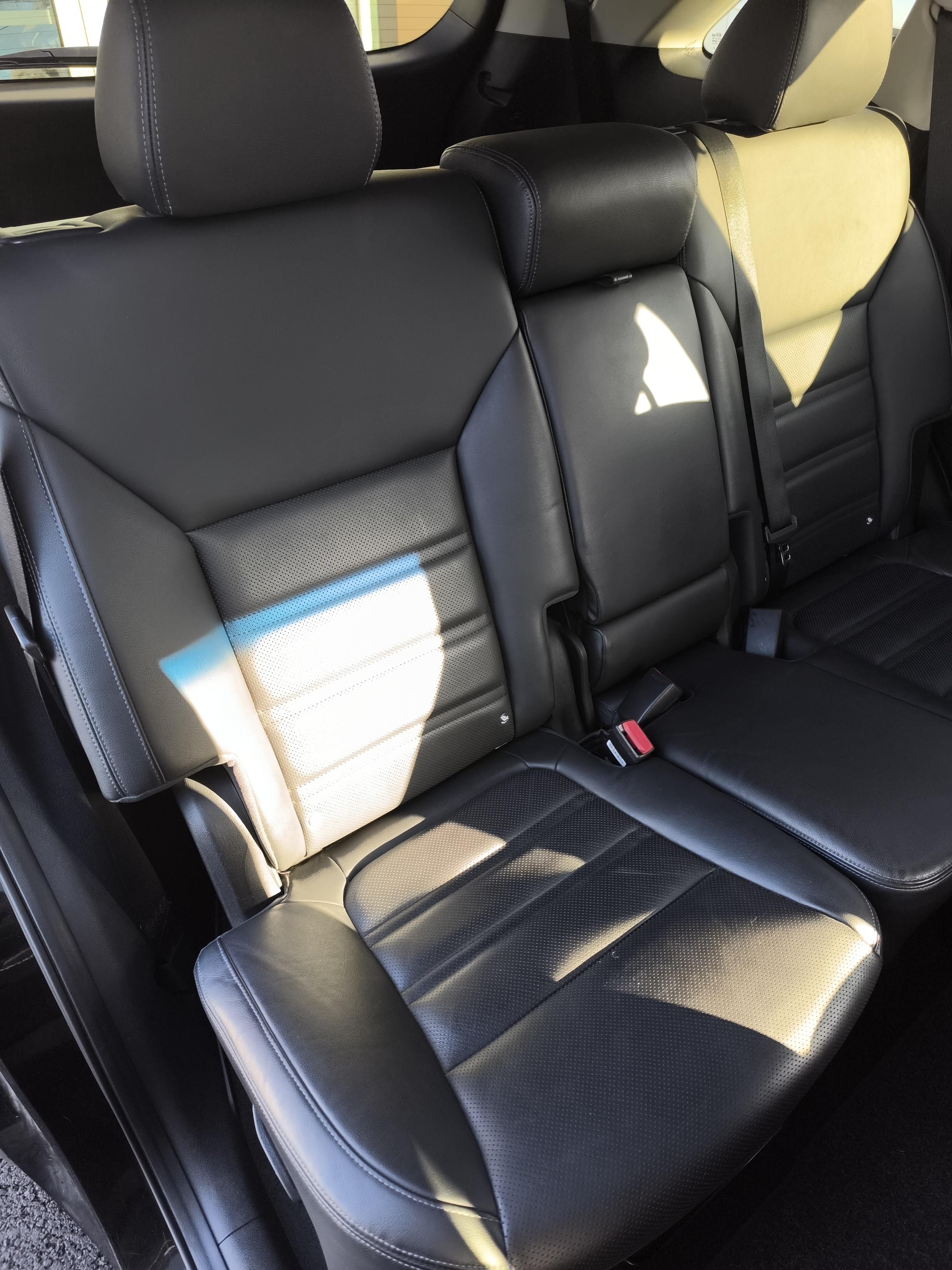 KIA Sorento 2.2 CRDI 200 ch ISG 4x4 7pl Ultimate A - Véhicule Occasion - Océane Auto KIA Sorento 2.2 CRDI 200 ch ISG 4x4 7pl Ultimate A - Véhicule Occasion Océane Auto