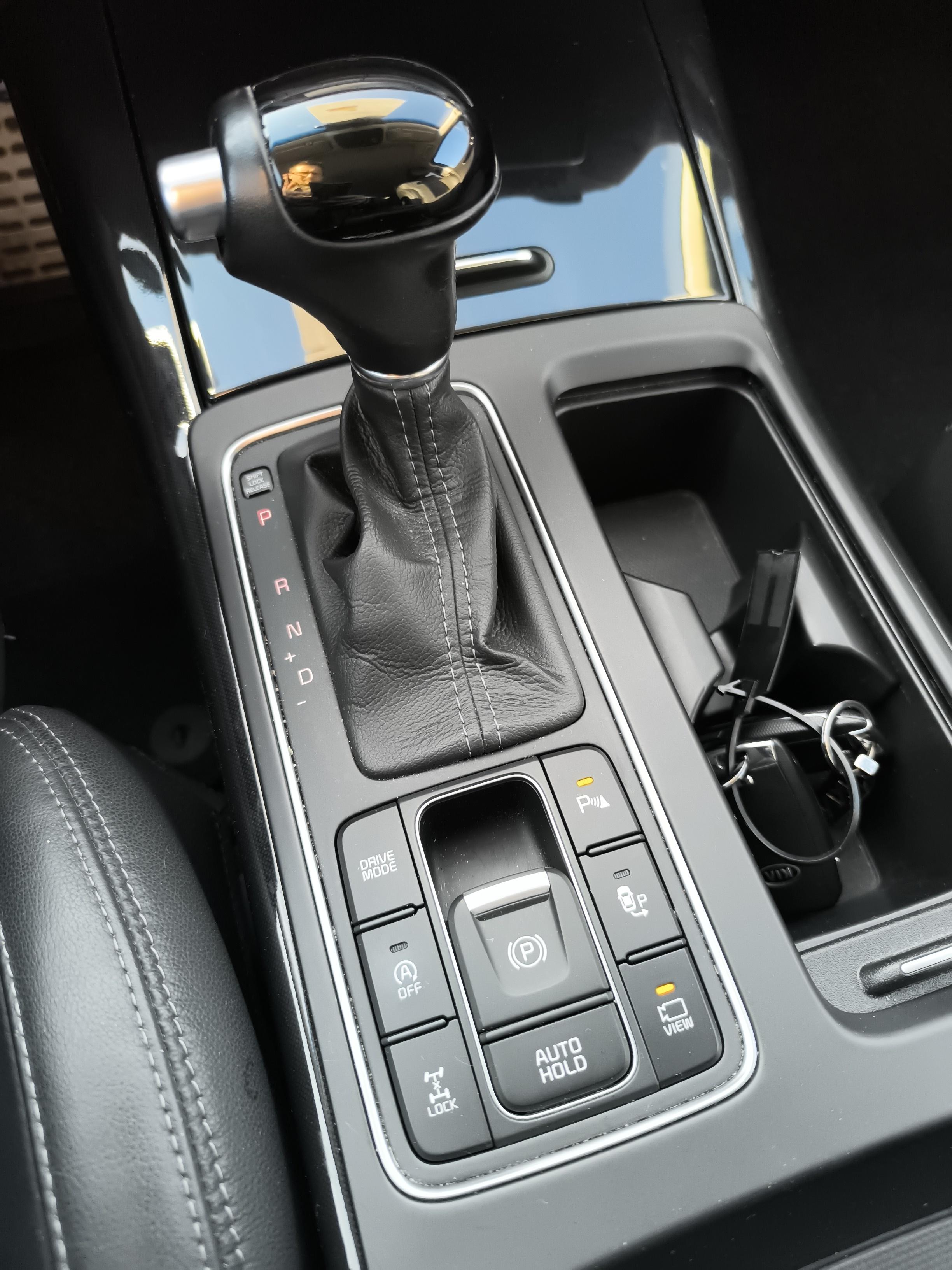 KIA Sorento 2.2 CRDI 200 ch ISG 4x4 7pl Ultimate A - Véhicule Occasion - Océane Auto KIA Sorento 2.2 CRDI 200 ch ISG 4x4 7pl Ultimate A - Véhicule Occasion Océane Auto