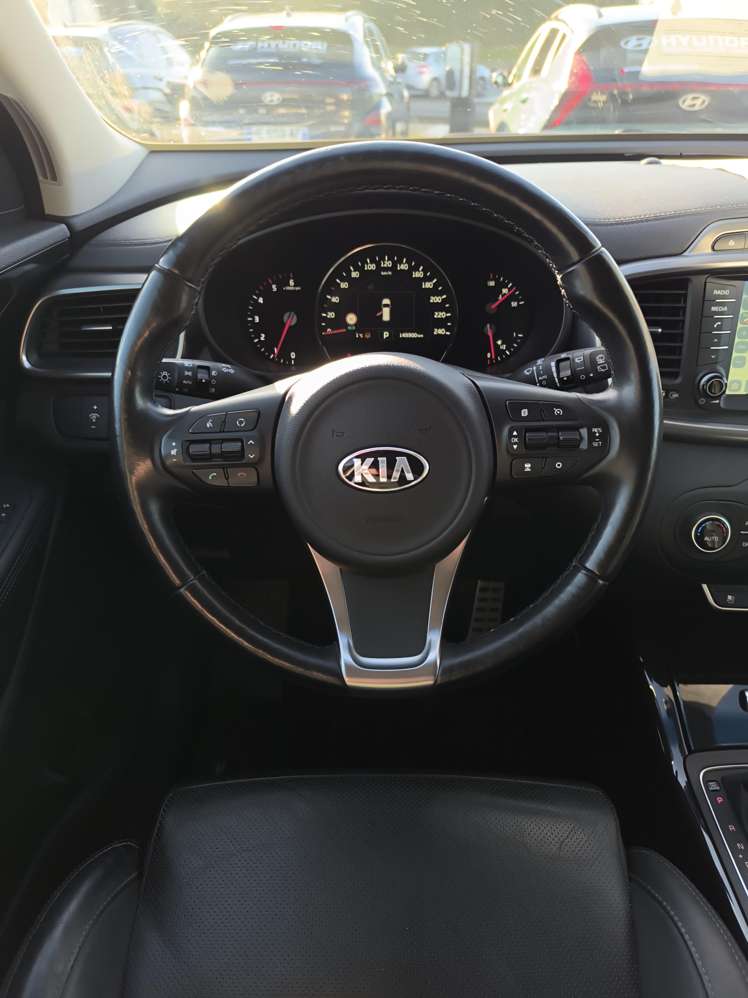KIA Sorento 2.2 CRDI 200 ch ISG 4x4 7pl Ultimate A - Véhicule Occasion - Océane Auto KIA Sorento 2.2 CRDI 200 ch ISG 4x4 7pl Ultimate A - Véhicule Occasion Océane Auto
