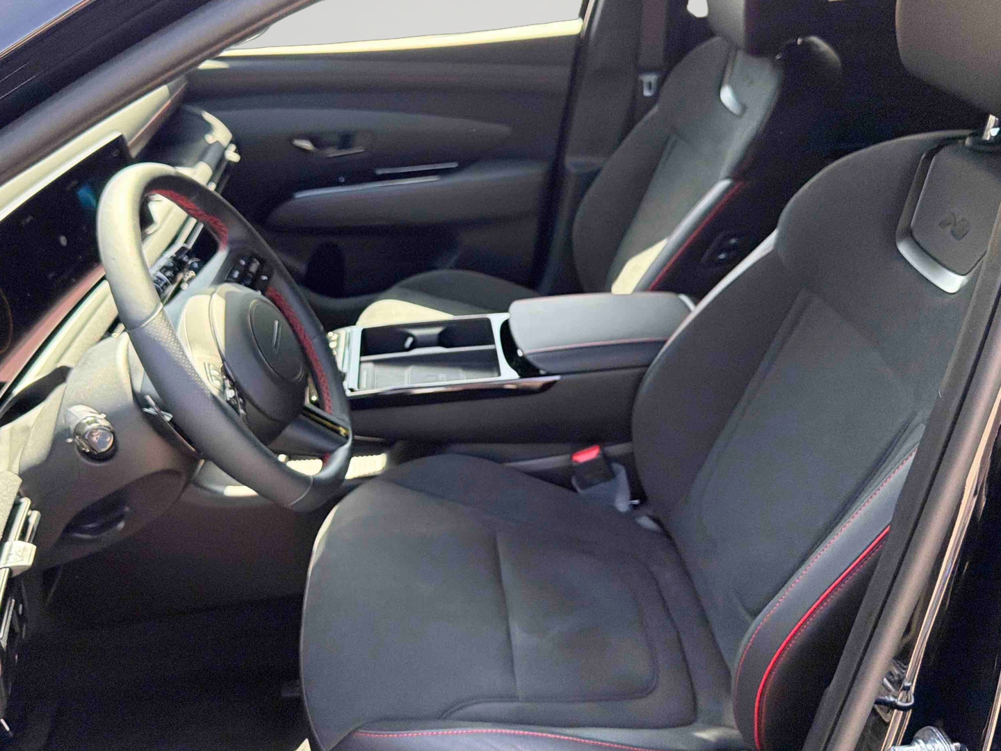HYUNDAI Tucson 1.6 T-GDI 239 Hybrid BVA6 N Line Executive - Véhicule Occasion - Océane Auto HYUNDAI Tucson 1.6 T-GDI 239 Hybrid BVA6 N Line Executive - Véhicule Occasion Océane Auto