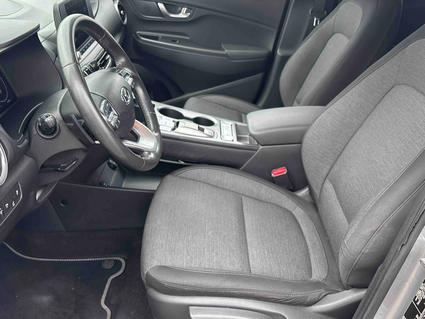 HYUNDAI Kona Electrique 39 kWh - 136 ch Intuitive - Véhicule Occasion - Océane Auto HYUNDAI Kona Electrique 39 kWh - 136 ch Intuitive - Véhicule Occasion Océane Auto