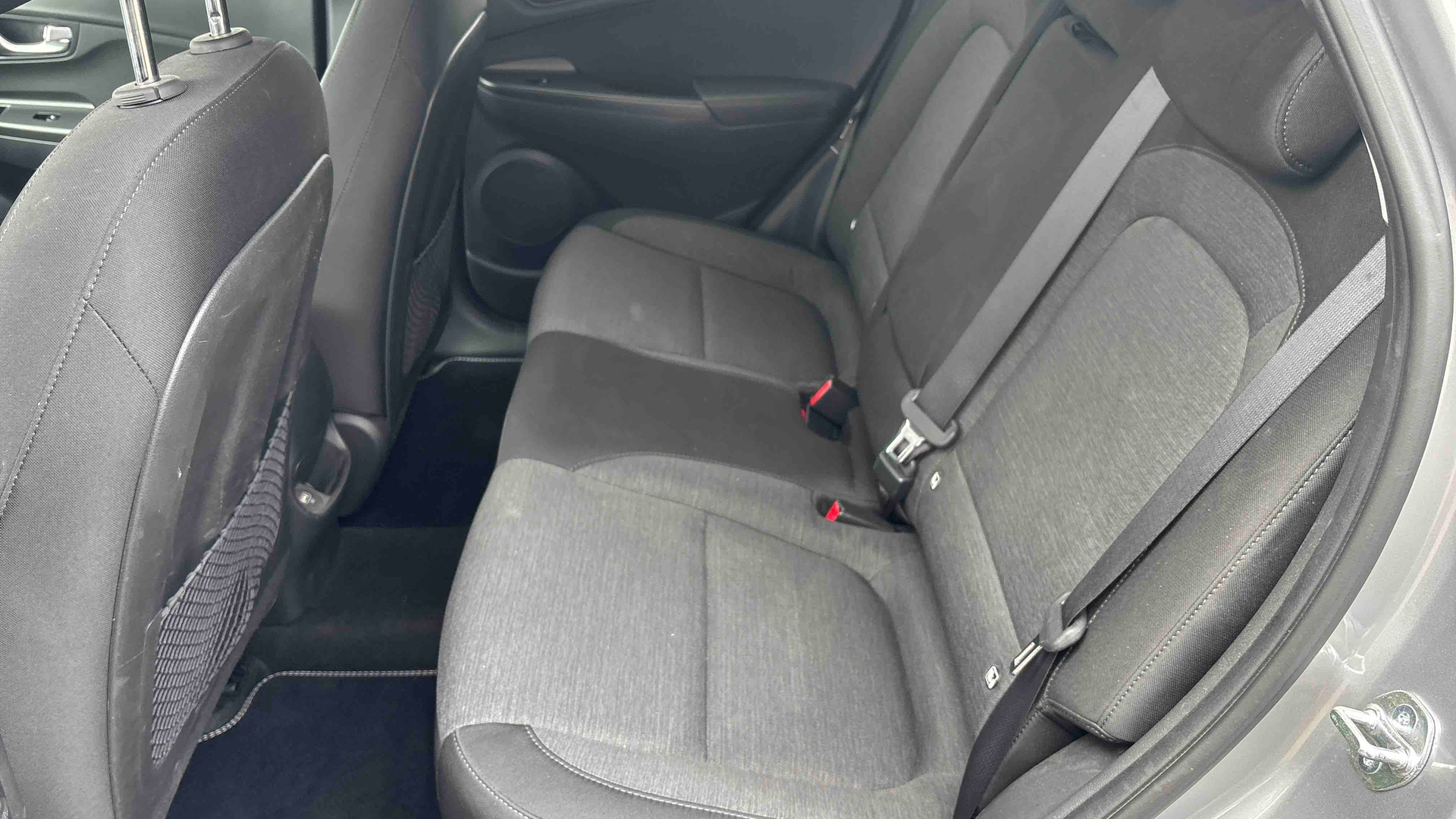 HYUNDAI Kona Electrique 39 kWh - 136 ch Intuitive - Véhicule Occasion - Océane Auto HYUNDAI Kona Electrique 39 kWh - 136 ch Intuitive - Véhicule Occasion Océane Auto