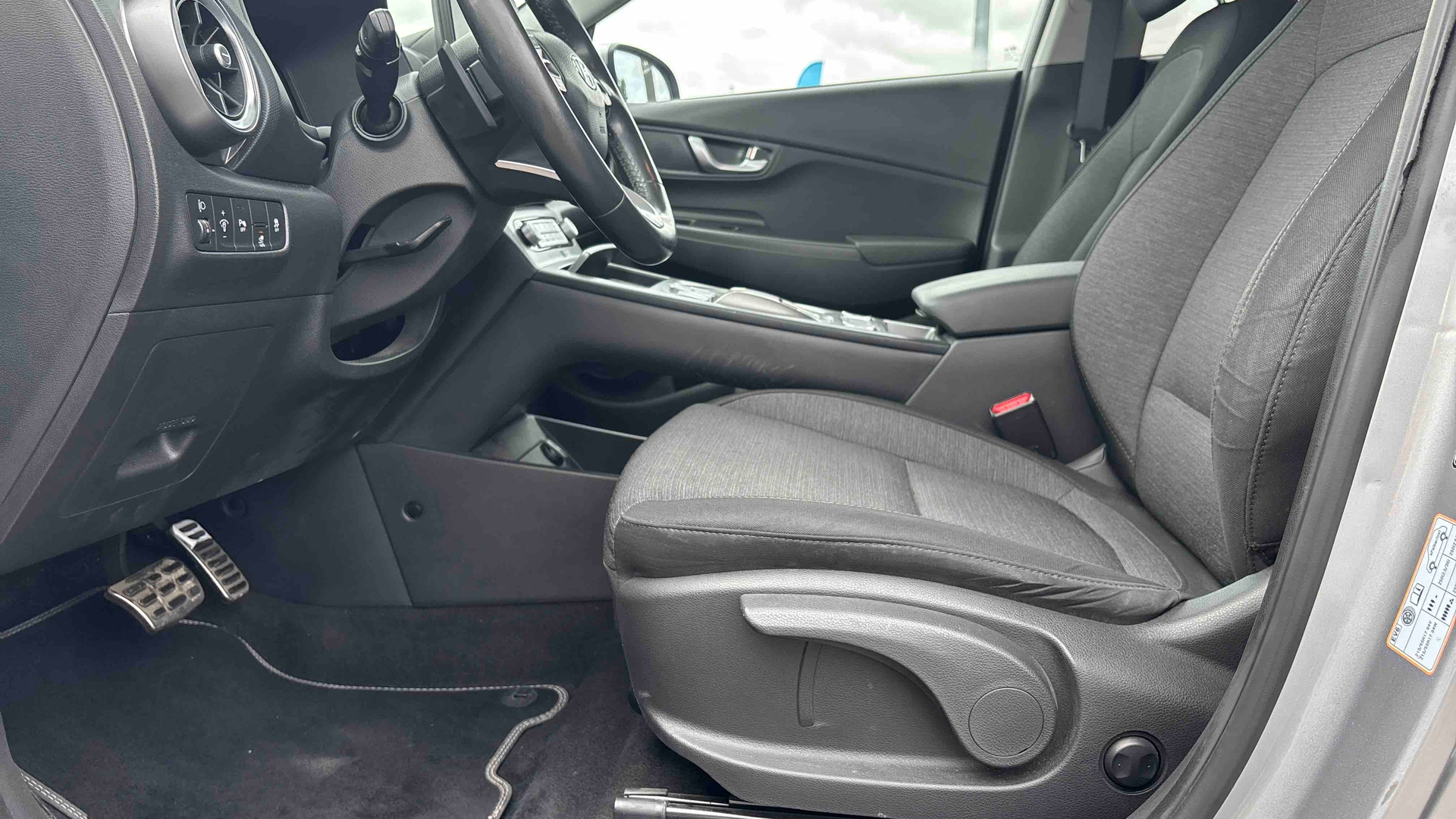 HYUNDAI Kona Electrique 39 kWh - 136 ch Intuitive - Véhicule Occasion - Océane Auto HYUNDAI Kona Electrique 39 kWh - 136 ch Intuitive - Véhicule Occasion Océane Auto