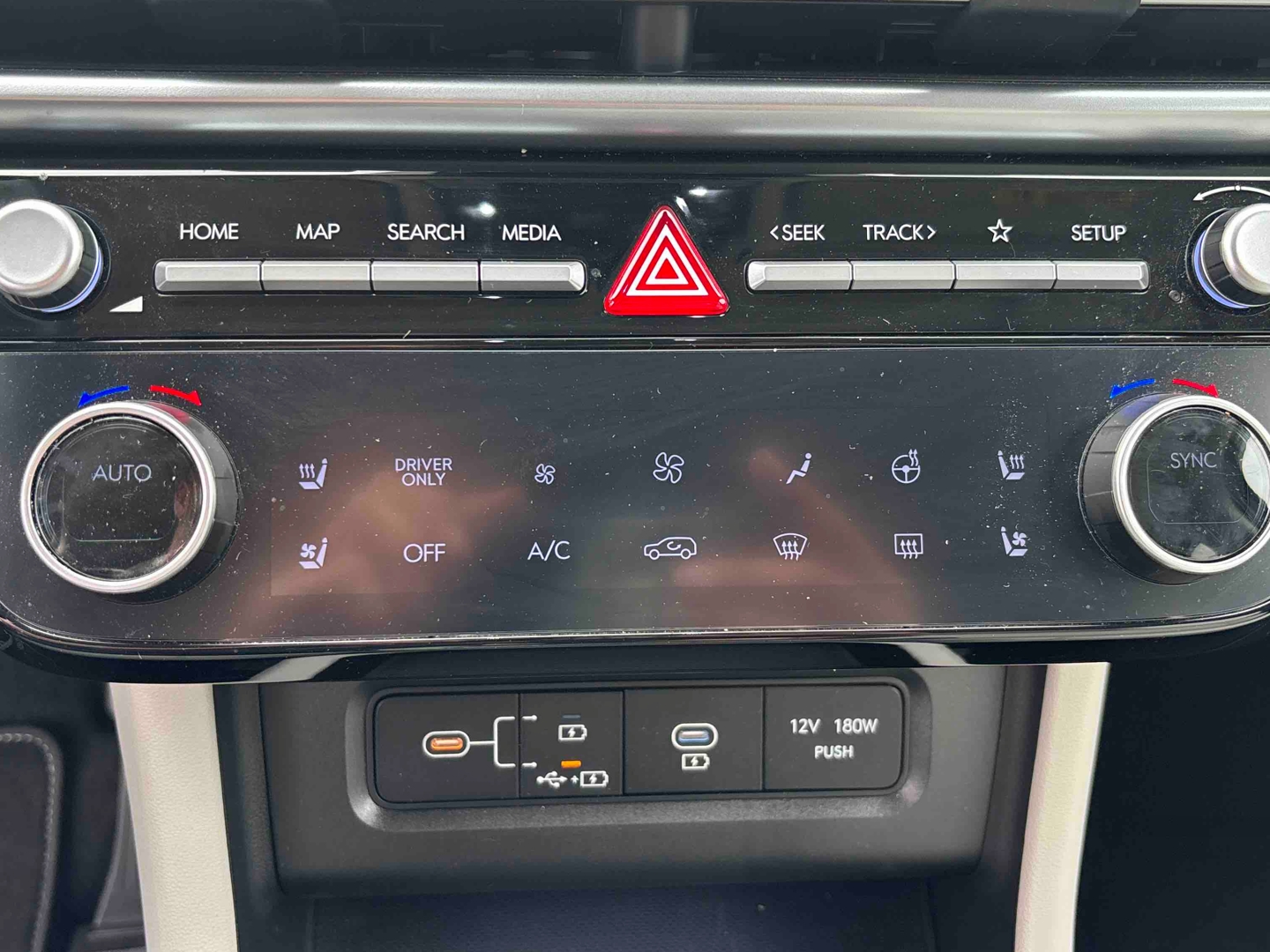 HYUNDAI Tucson 1.6 T-GDI 215 Hybrid BVA6 Executive - Véhicule Occasion - Océane Auto HYUNDAI Tucson 1.6 T-GDI 215 Hybrid BVA6 Executive - Véhicule Occasion Océane Auto