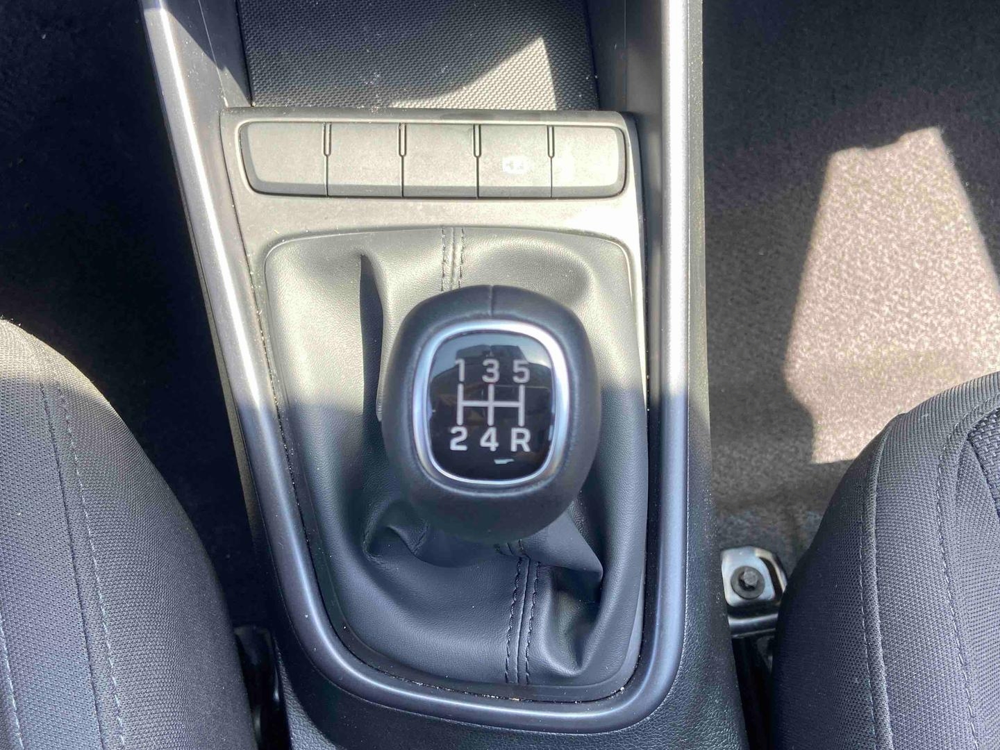 HYUNDAI i20 1.2 79 Initia - Véhicule Occasion - Océane Auto HYUNDAI i20 1.2 79 Initia - Véhicule Occasion Océane Auto