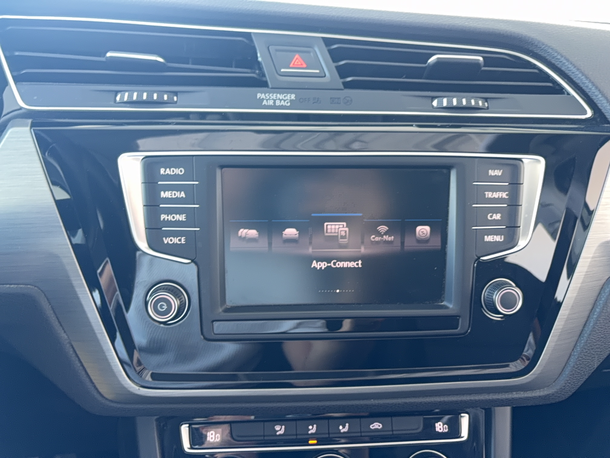 VOLKSWAGEN Touran 1.4 TSI 150 BMT 5pl Carat - Véhicule Occasion - Océane Auto VOLKSWAGEN Touran 1.4 TSI 150 BMT 5pl Carat - Véhicule Occasion Océane Auto