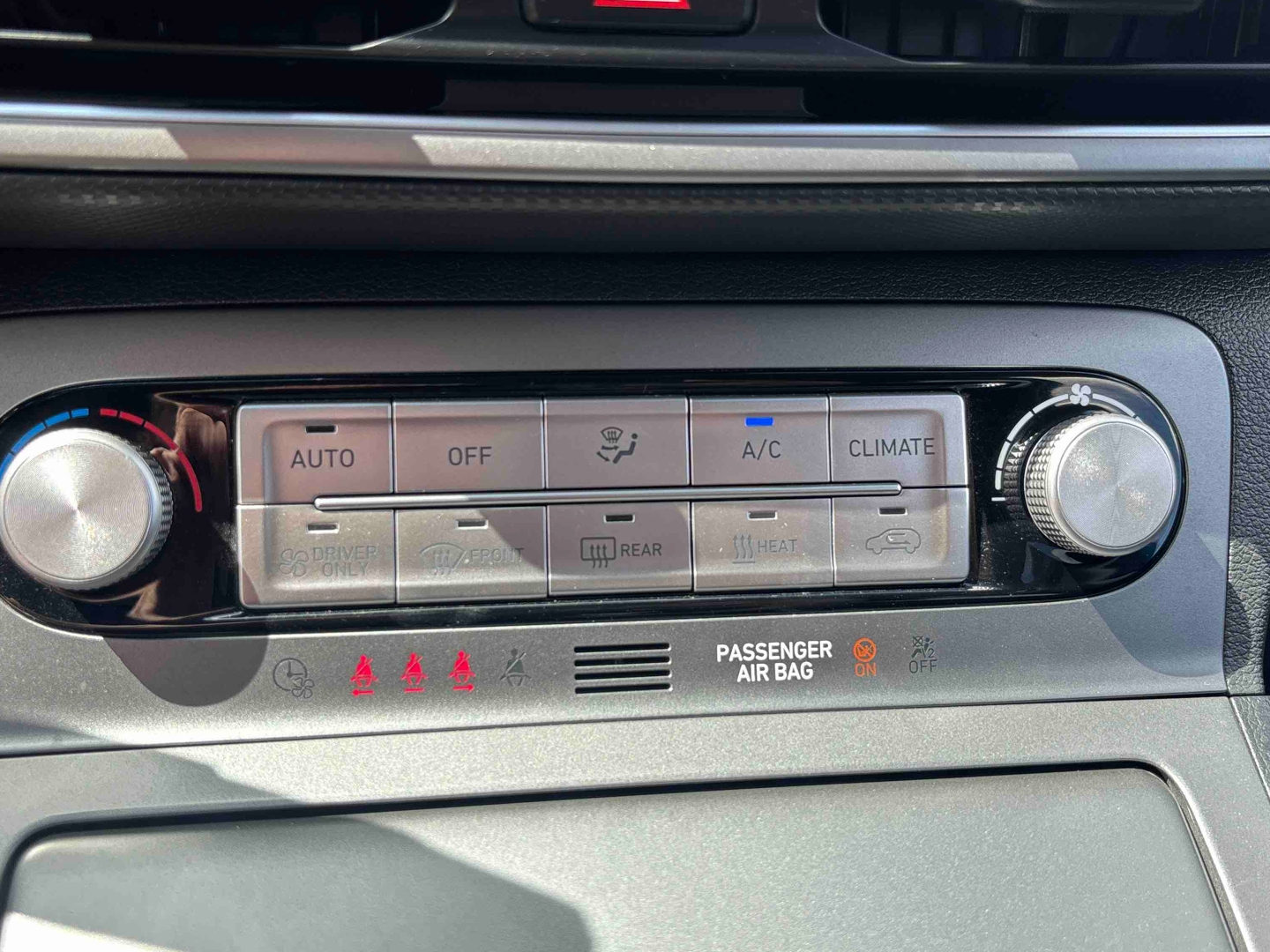 HYUNDAI Kona Electrique 39 kWh - 136 ch Intuitive - Véhicule Occasion - Océane Auto HYUNDAI Kona Electrique 39 kWh - 136 ch Intuitive - Véhicule Occasion Océane Auto