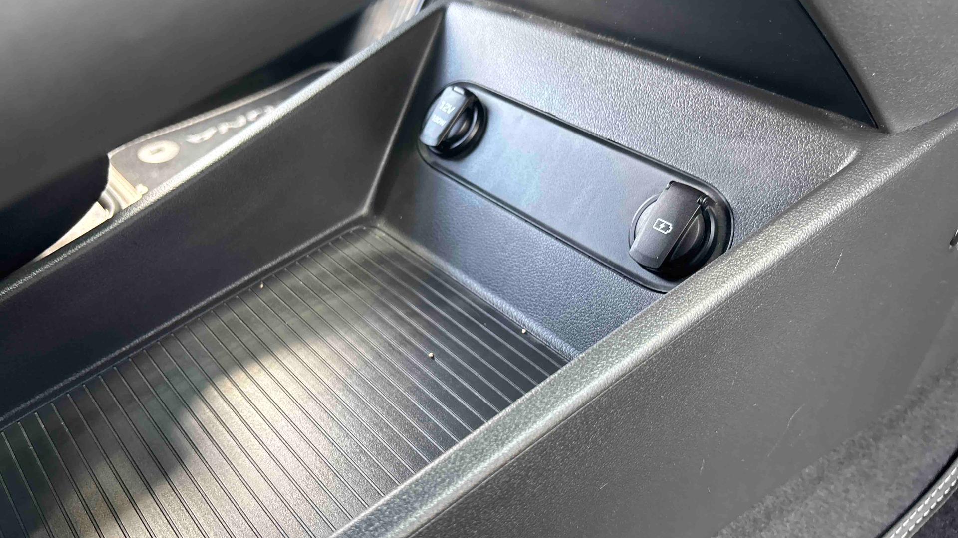 HYUNDAI Kona Electrique 39 kWh - 136 ch Intuitive - Véhicule Occasion - Océane Auto HYUNDAI Kona Electrique 39 kWh - 136 ch Intuitive - Véhicule Occasion Océane Auto