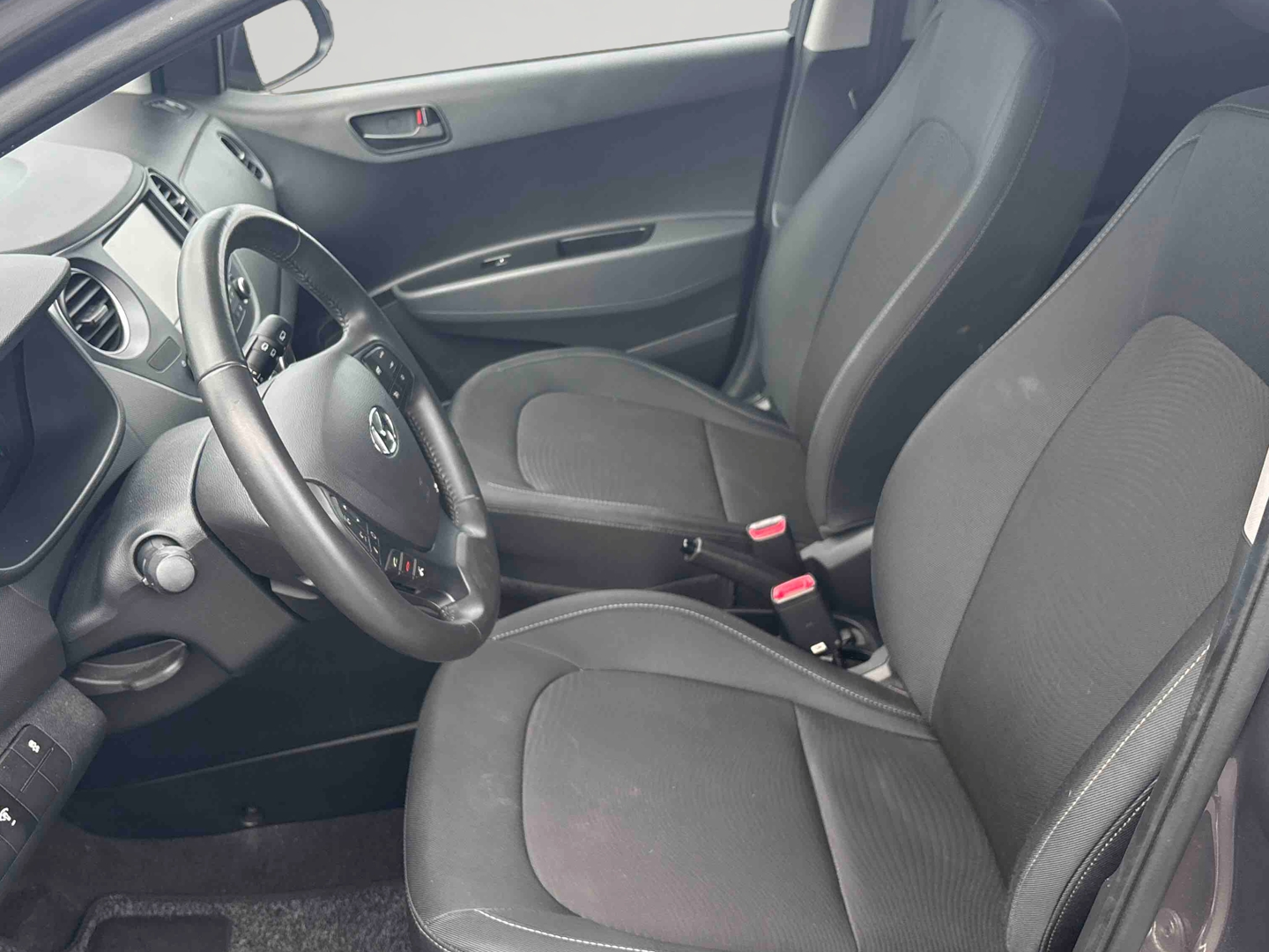 HYUNDAI i10 1.0 66 BVM5 Edition #Mondial 2019 - Véhicule Occasion - Océane Auto HYUNDAI i10 1.0 66 BVM5 Edition #Mondial 2019 - Véhicule Occasion Océane Auto
