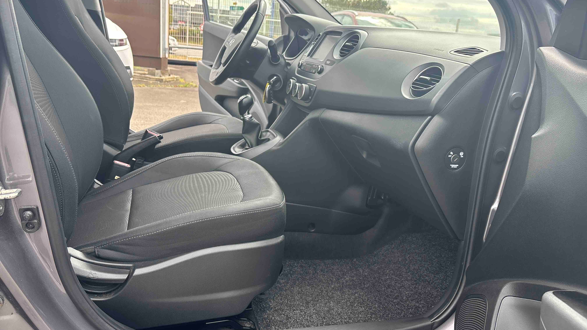 HYUNDAI i10 1.0 66 BVM5 Edition #Mondial 2019 - Véhicule Occasion - Océane Auto HYUNDAI i10 1.0 66 BVM5 Edition #Mondial 2019 - Véhicule Occasion Océane Auto