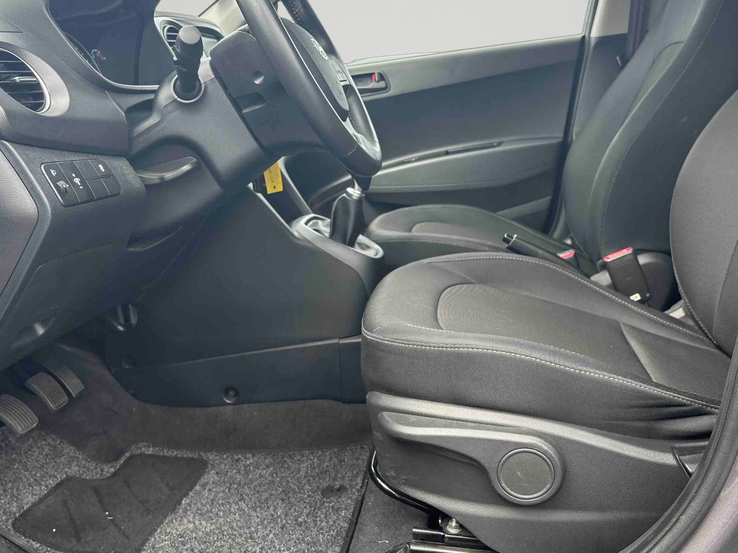HYUNDAI i10 1.0 66 BVM5 Edition #Mondial 2019 - Véhicule Occasion - Océane Auto HYUNDAI i10 1.0 66 BVM5 Edition #Mondial 2019 - Véhicule Occasion Océane Auto