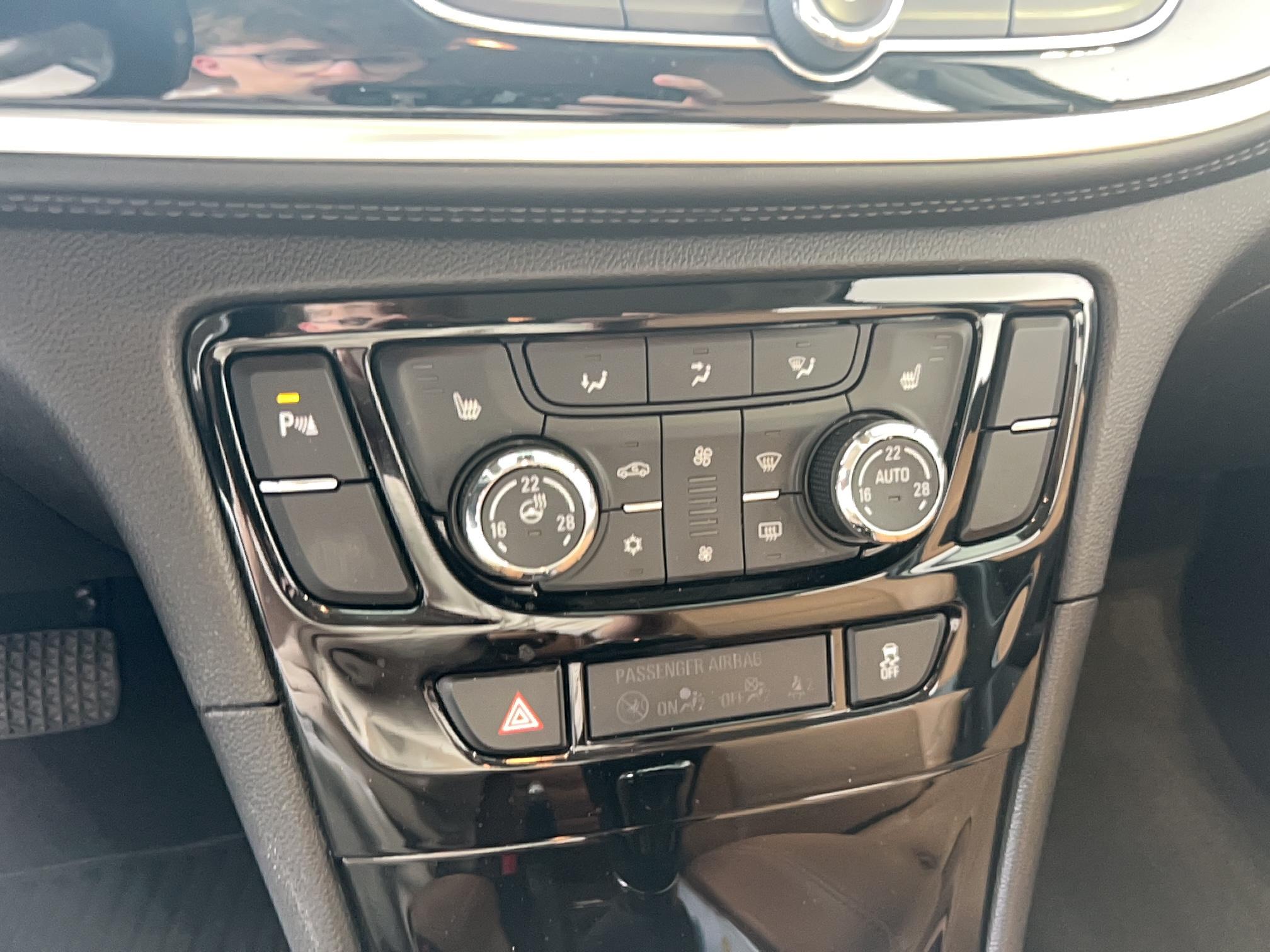 OPEL Mokka X 1.6 CDTI - 136 ch 4x2 BVA6 Ultimate - Véhicule Occasion - Océane Auto OPEL Mokka X 1.6 CDTI - 136 ch 4x2 BVA6 Ultimate - Véhicule Occasion Océane Auto