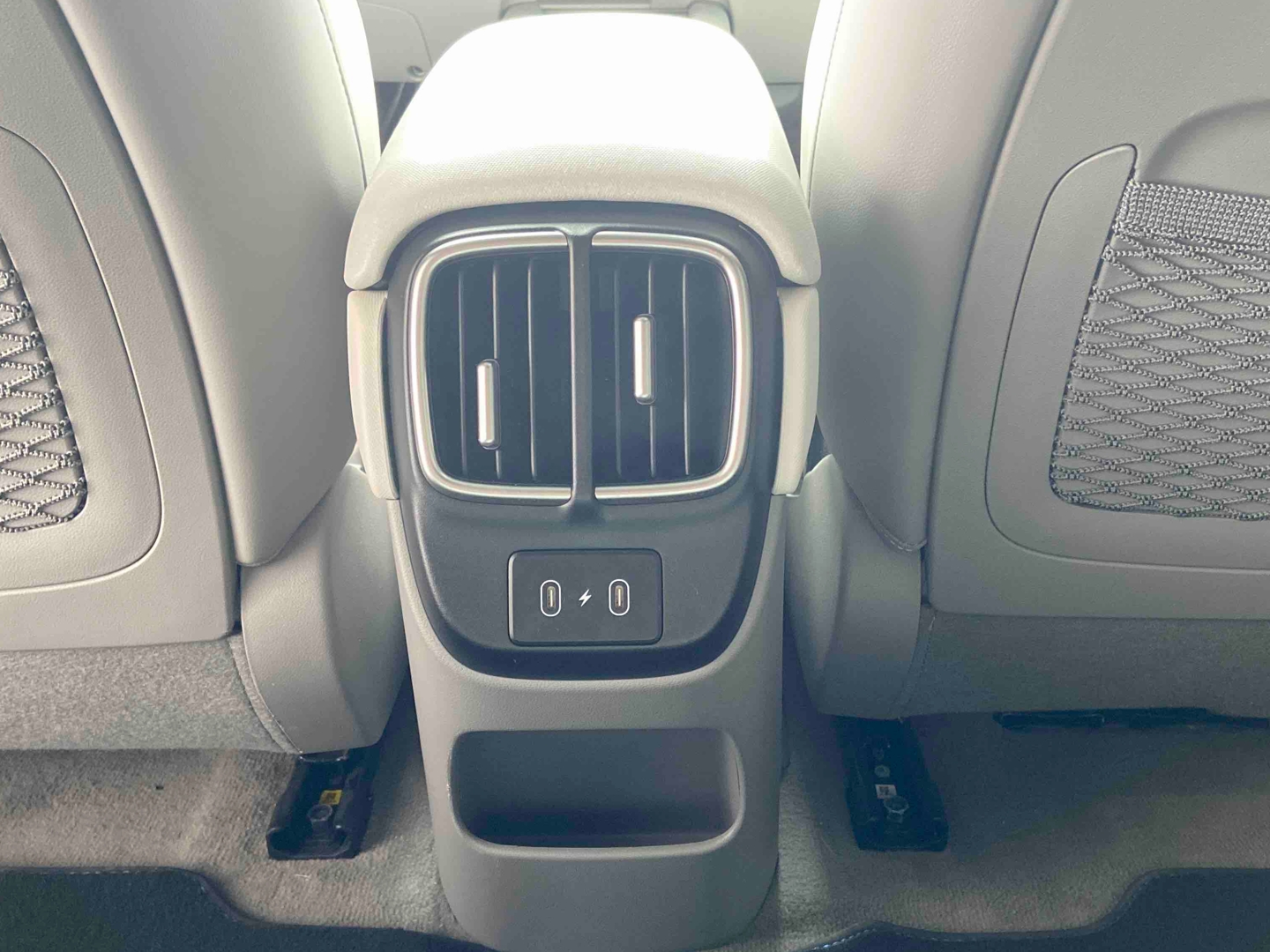 HYUNDAI Ioniq 6 77 kWh 229 ch Executive - Véhicule Occasion - Océane Auto HYUNDAI Ioniq 6 77 kWh 229 ch Executive - Véhicule Occasion Océane Auto