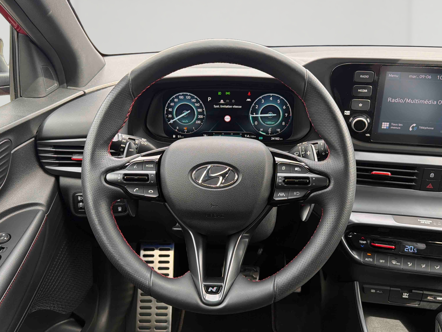 HYUNDAI i20 1.0 T-GDi 100 DCT-7 Hybrid 48V N Line Michel Vaillant - Véhicule Occasion - Océane Auto HYUNDAI i20 1.0 T-GDi 100 DCT-7 Hybrid 48V N Line Michel Vaillant - Véhicule Occasion Océane Auto