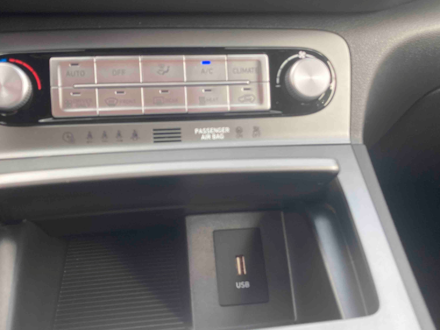 HYUNDAI Kona Electrique 39 kWh - 136 ch Intuitive - Véhicule Occasion - Océane Auto HYUNDAI Kona Electrique 39 kWh - 136 ch Intuitive - Véhicule Occasion Océane Auto