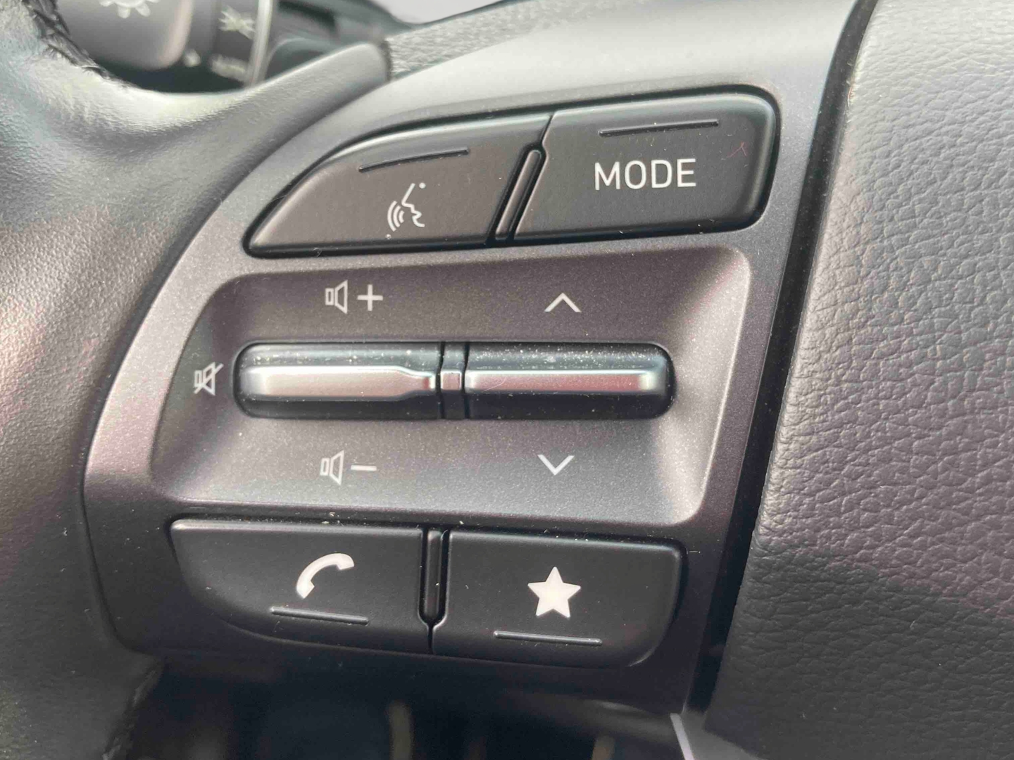 HYUNDAI Kona Electrique 39 kWh - 136 ch Intuitive - Véhicule Occasion - Océane Auto HYUNDAI Kona Electrique 39 kWh - 136 ch Intuitive - Véhicule Occasion Océane Auto