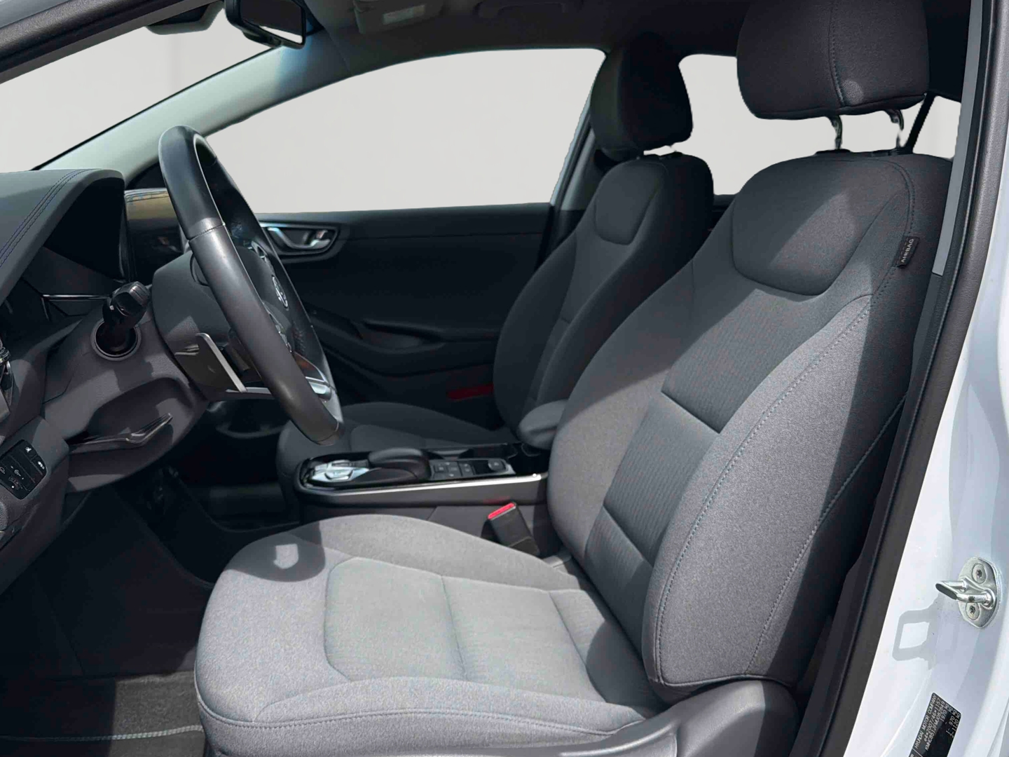 HYUNDAI Ioniq Electric 136 ch Creative - Véhicule Occasion - Océane Auto HYUNDAI Ioniq Electric 136 ch Creative - Véhicule Occasion Océane Auto