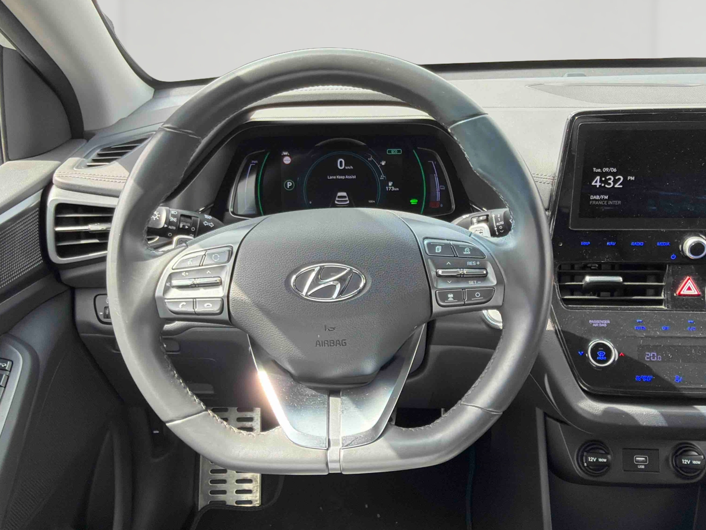HYUNDAI Ioniq Electric 136 ch Creative - Véhicule Occasion - Océane Auto HYUNDAI Ioniq Electric 136 ch Creative - Véhicule Occasion Océane Auto