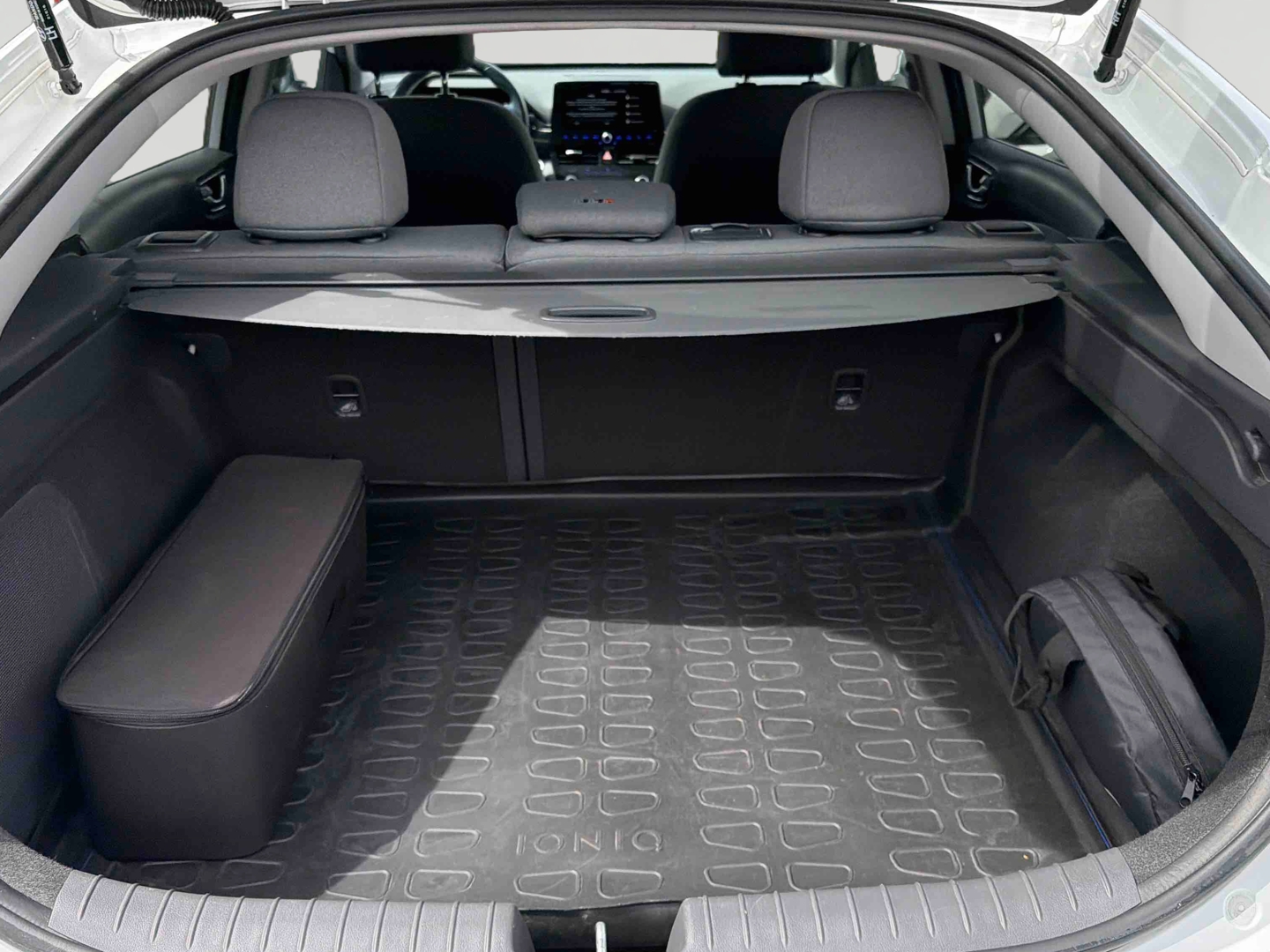 HYUNDAI Ioniq Electric 136 ch Creative - Véhicule Occasion - Océane Auto HYUNDAI Ioniq Electric 136 ch Creative - Véhicule Occasion Océane Auto