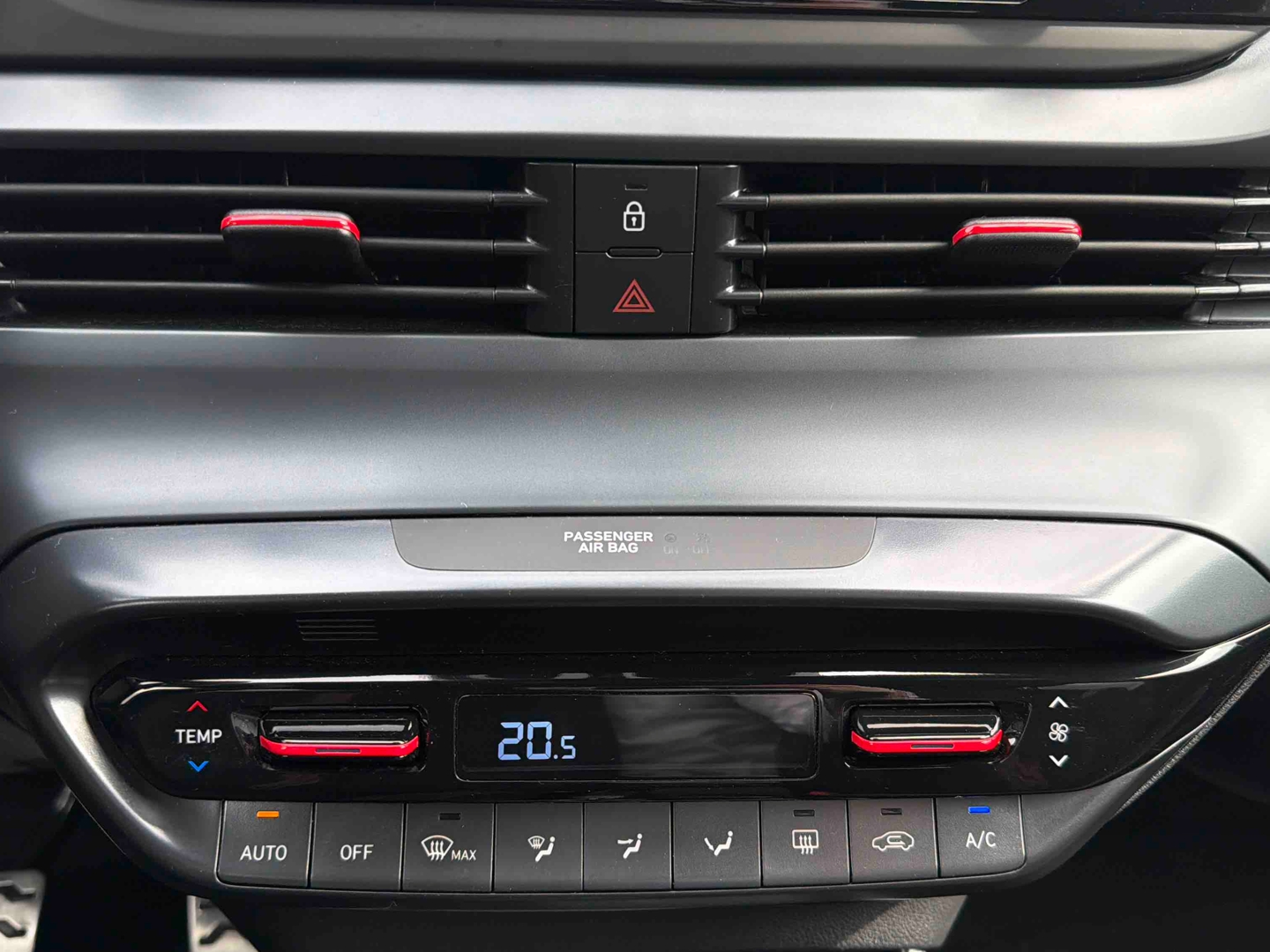 HYUNDAI i20 1.0 T-GDi 100 DCT-7 Hybrid 48V N Line Michel Vaillant - Véhicule Occasion - Océane Auto HYUNDAI i20 1.0 T-GDi 100 DCT-7 Hybrid 48V N Line Michel Vaillant - Véhicule Occasion Océane Auto
